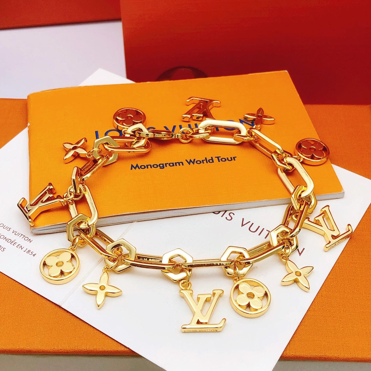 China Replica LV Bracelets 32usd Only