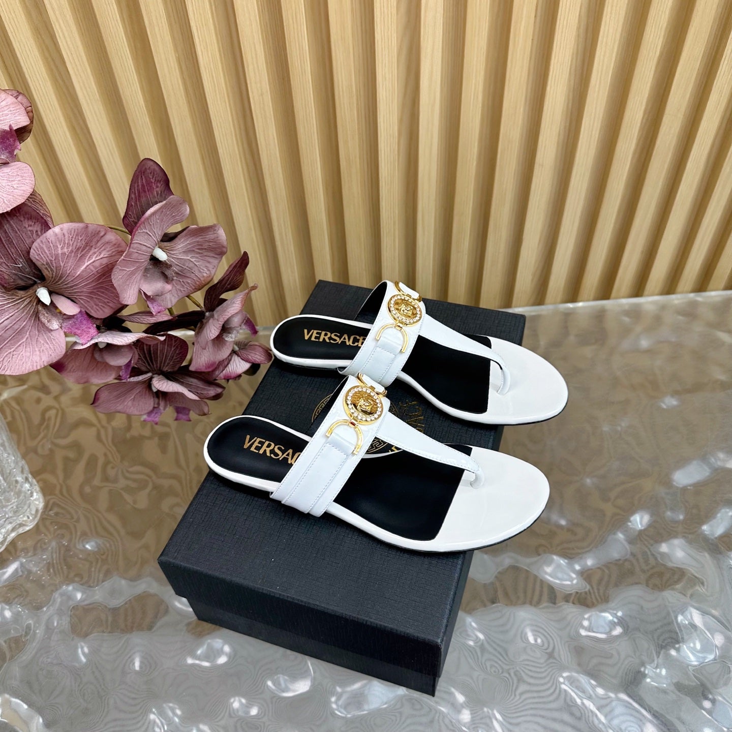 China Replica Versace Women Shoes 91usd Only