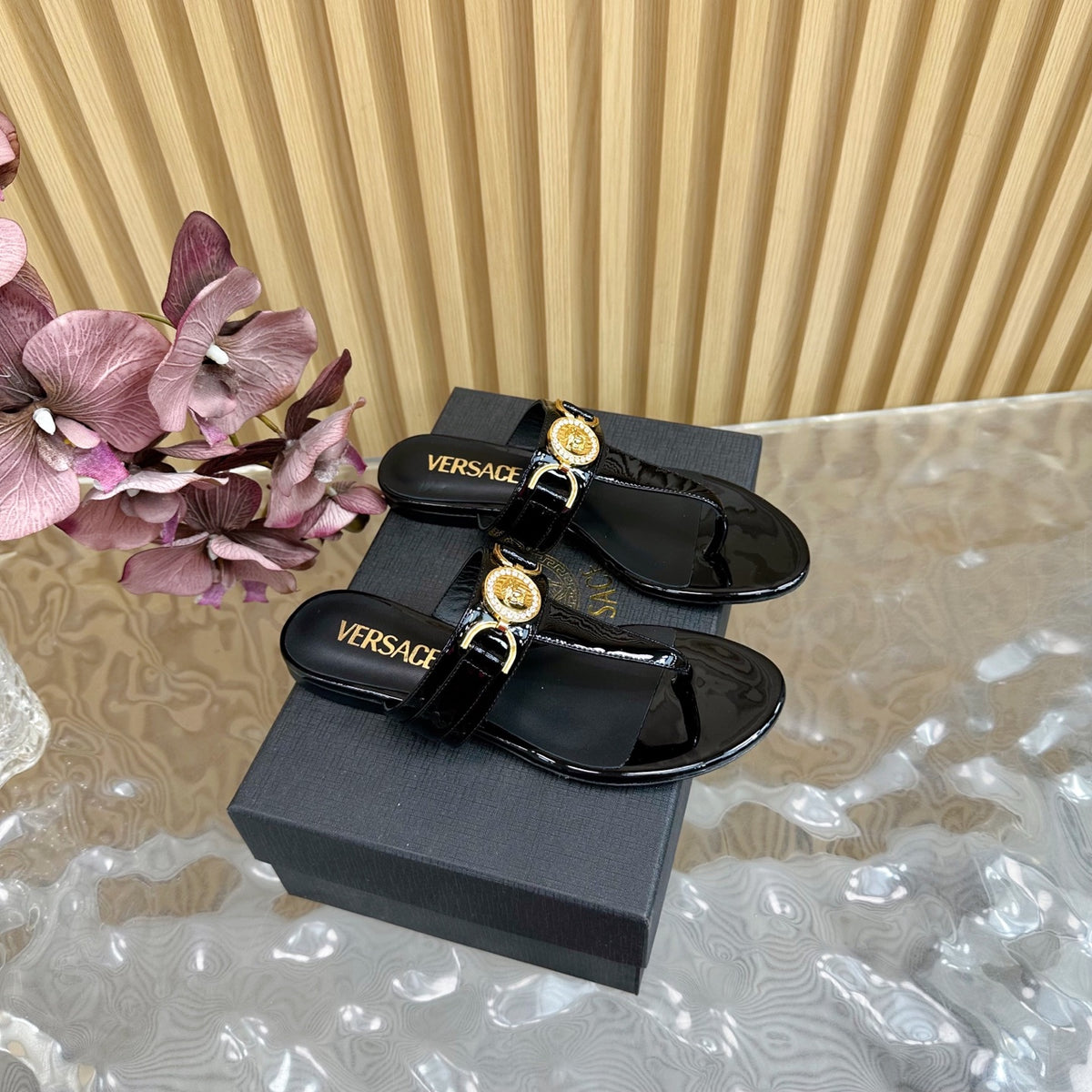 China Replica Versace Women Shoes 91usd Only