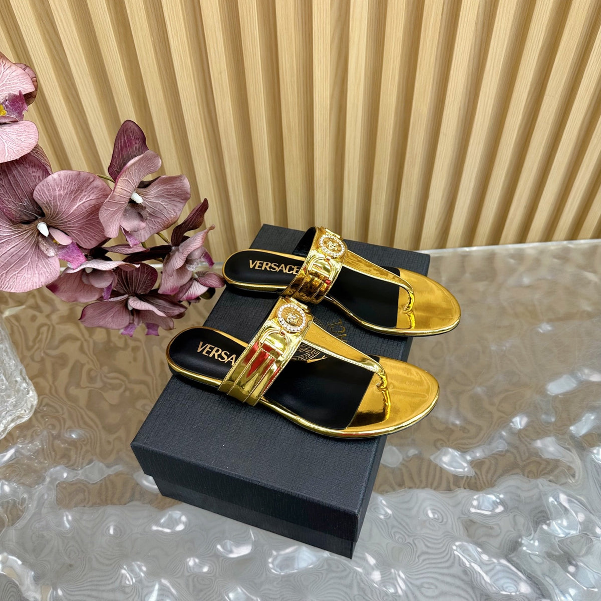 China Replica Versace Women Shoes 91usd Only