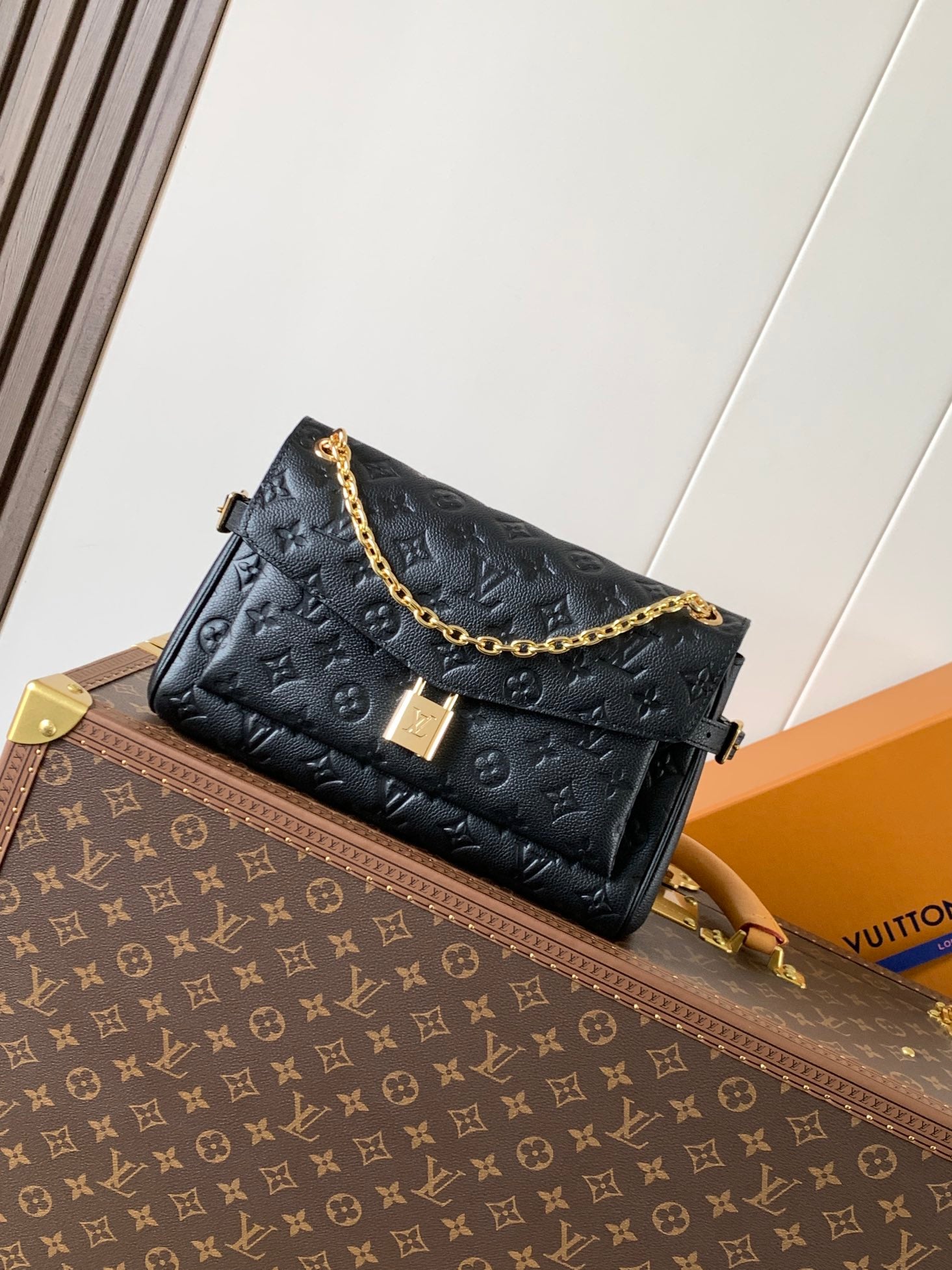China Replica LV Handbags 186usd Only
