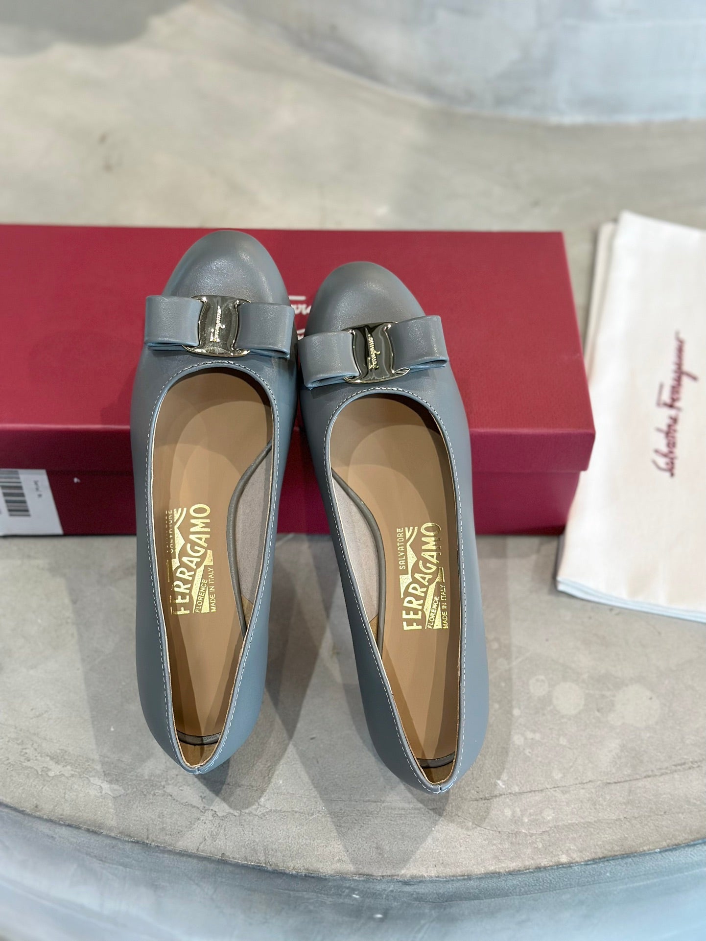 China Replica Ferragamo Women Shoes 98usd Only