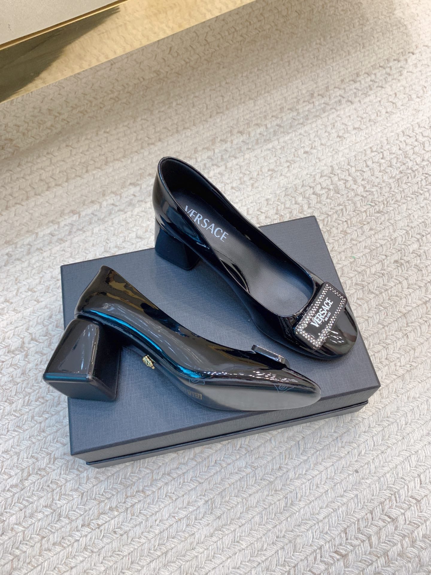 China Replica Versace Women Shoes 108usd Only