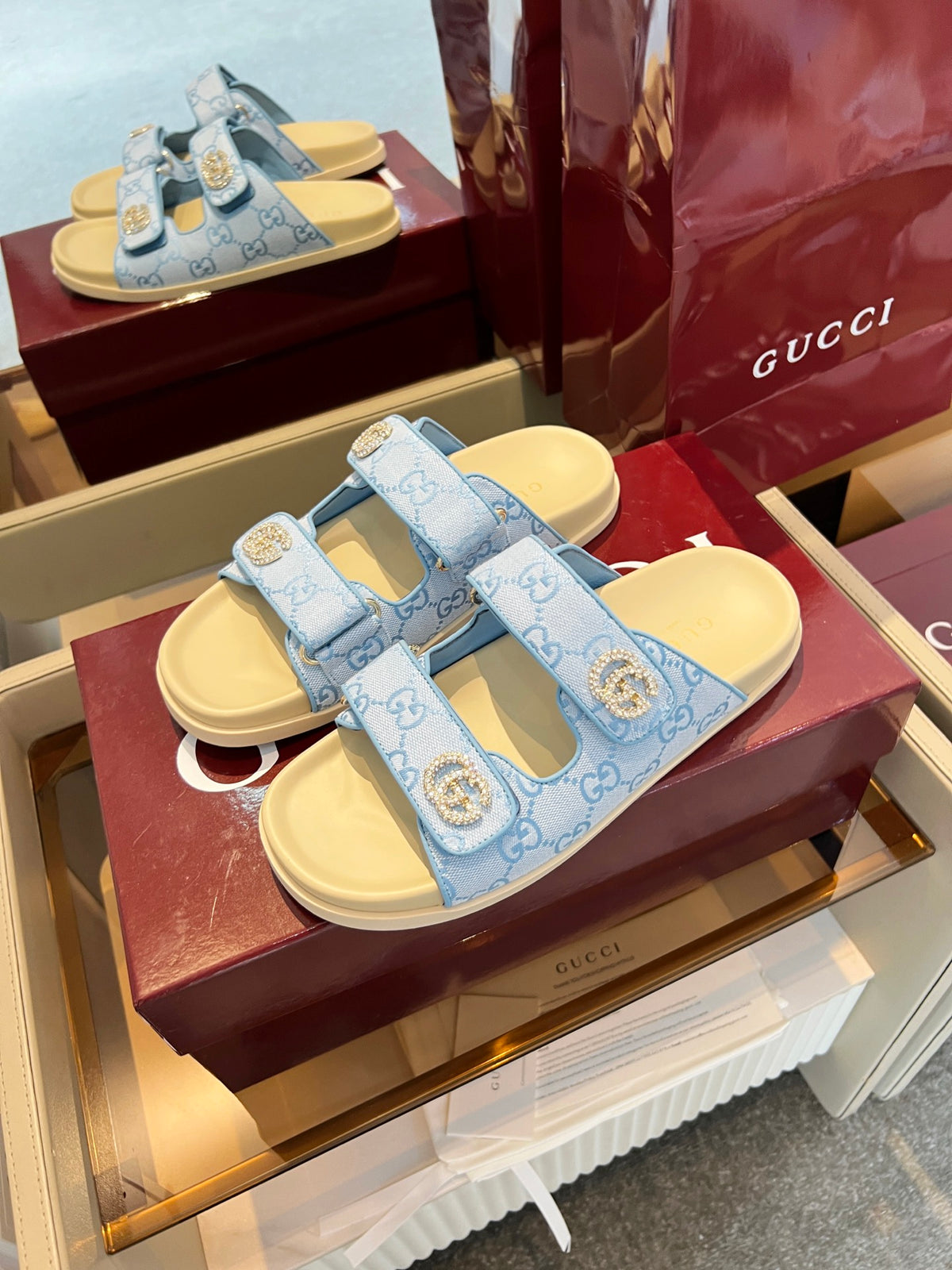 China Replica Gucci Women Shoes 70usd Only