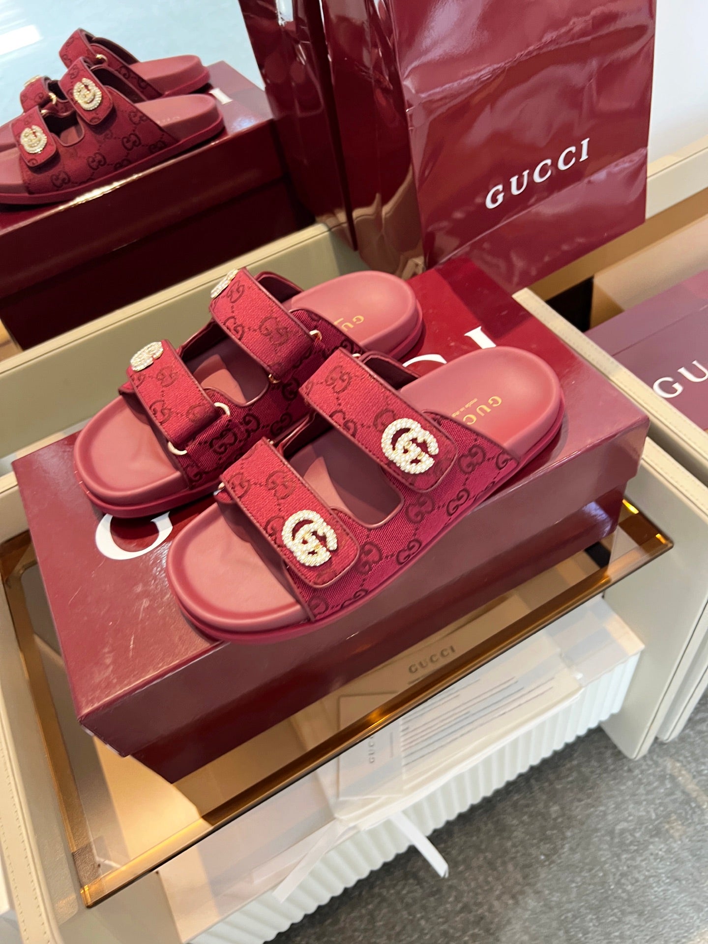 China Replica Gucci Women Shoes 70usd Only