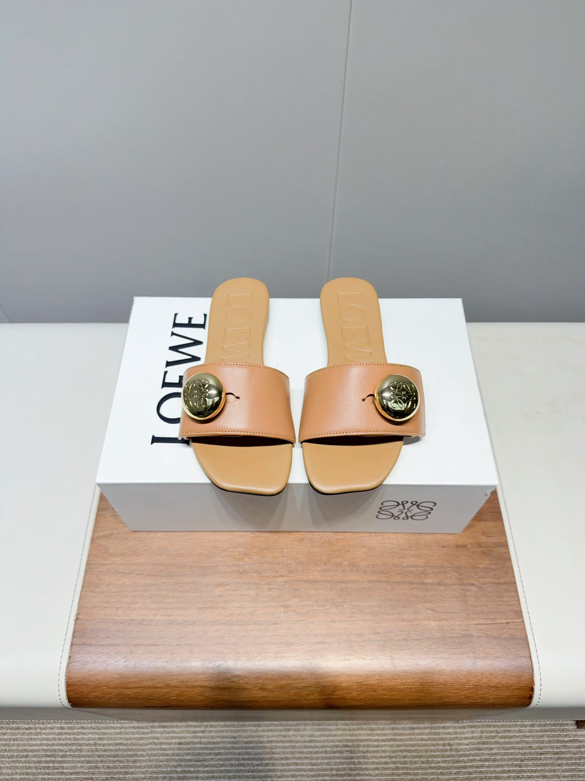 China Replica Loewe Women Shoes 80usd Only