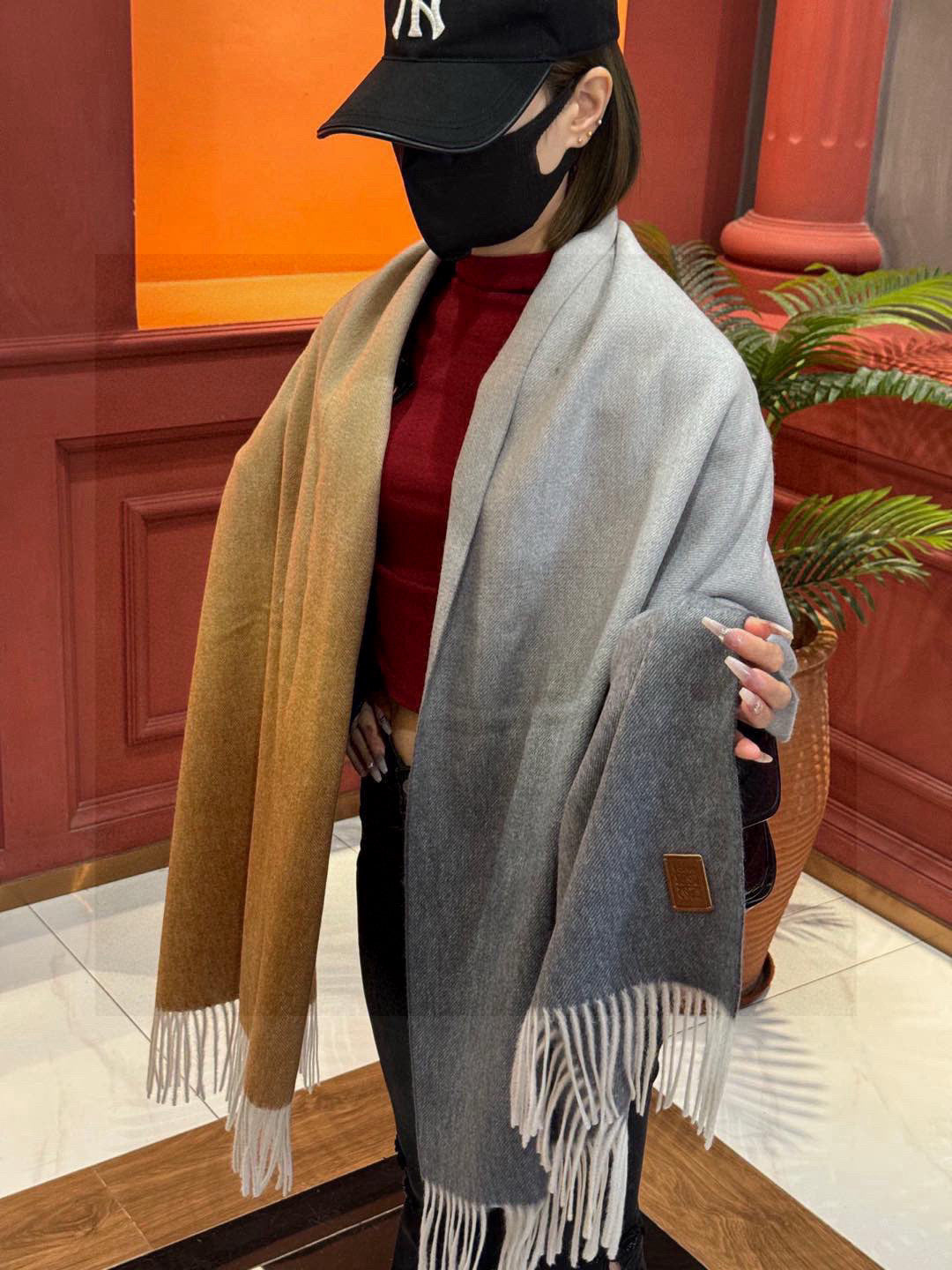 China Replica Loewe Scarf 68usd Only