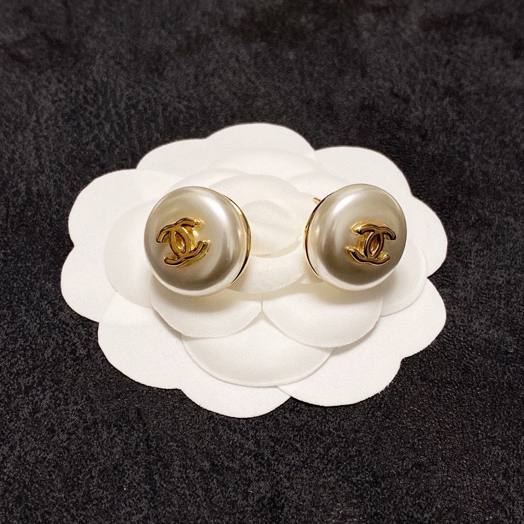 China Replica Chanel Earrings 28usd Only
