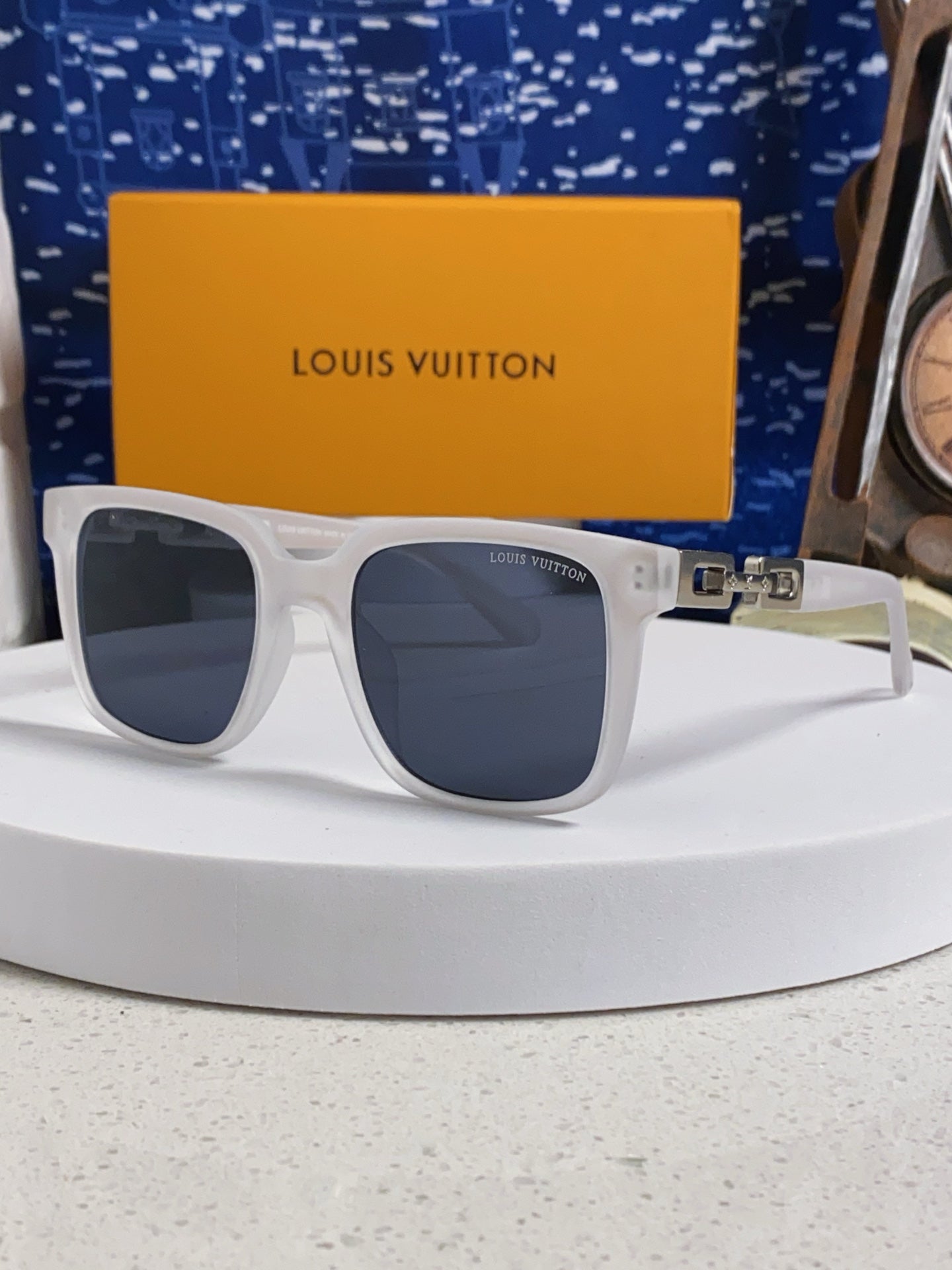 China Replica LV Sunglasses 32usd Only