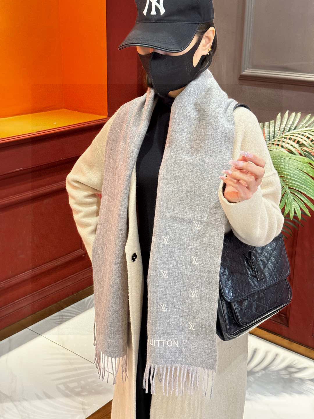 China Replica LV Scarf 52usd Only