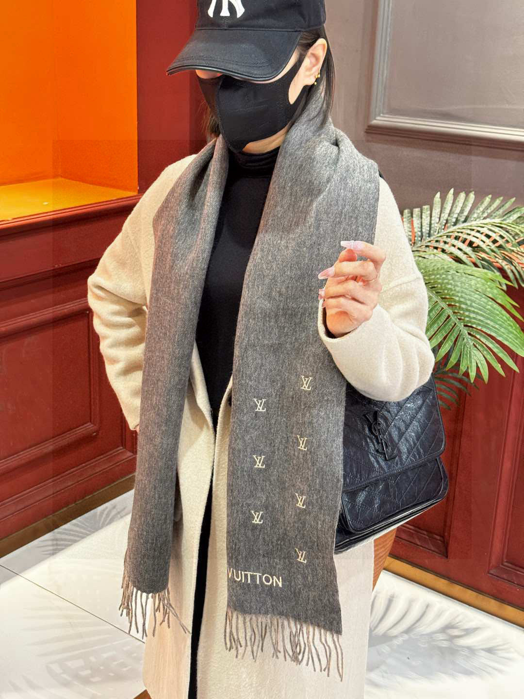 China Replica LV Scarf 52usd Only