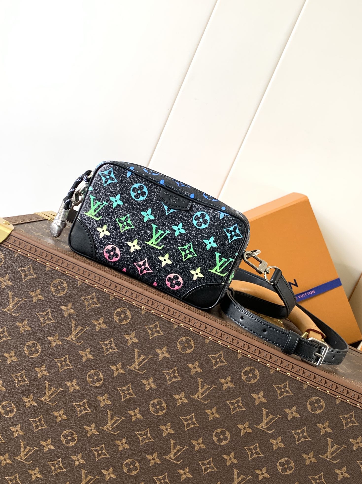 China Replica LV Handbags 135usd Only