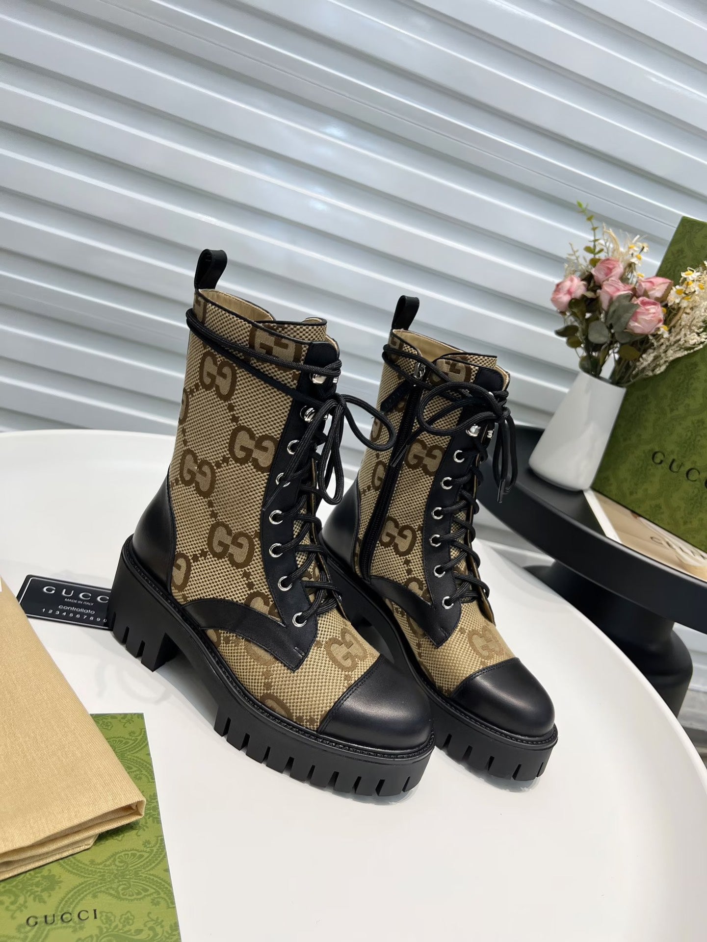 China Replica Gucci Women Shoes 105usd Only