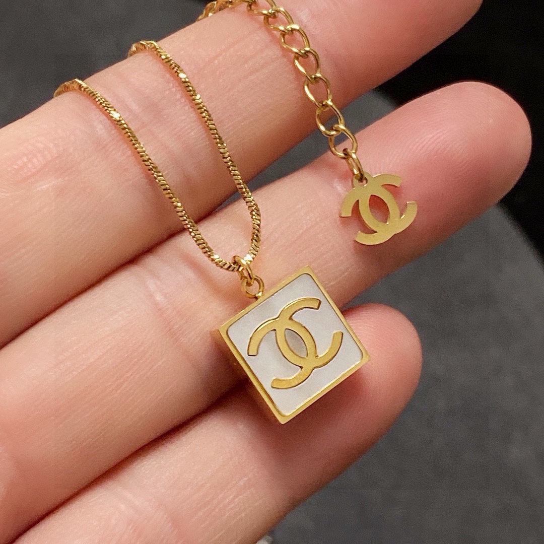 China Replica Chanel Necklaces 30usd Only