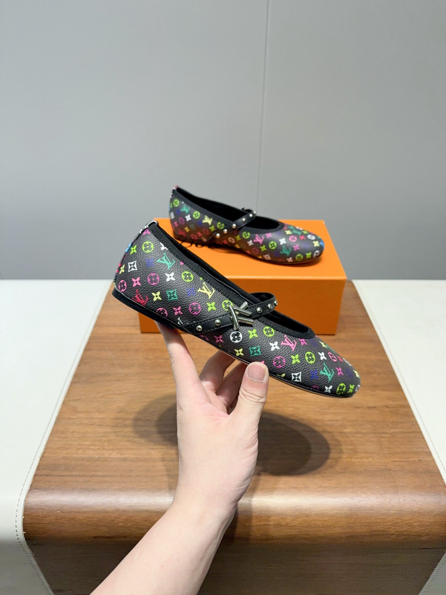 China Replica LV Women Shoes 112usd Only