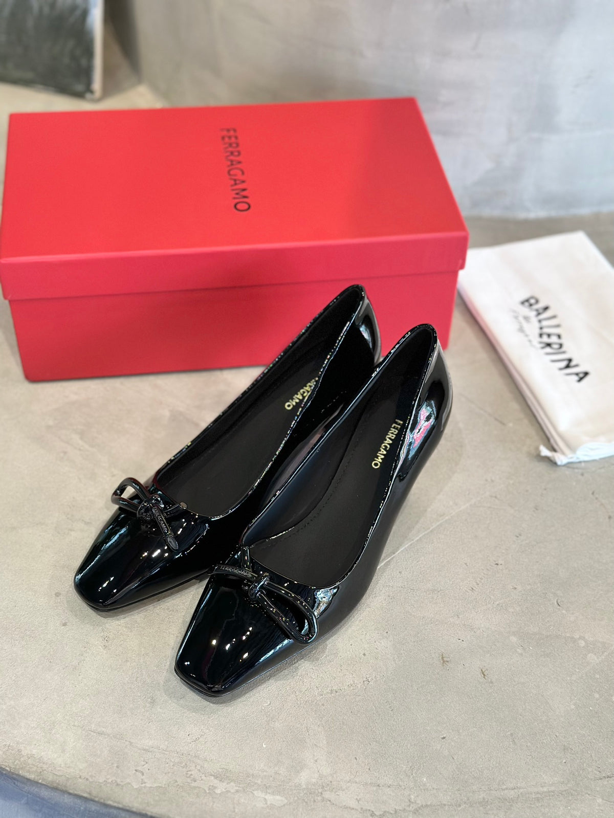 China Replica Ferragamo Women Shoes 102usd Only