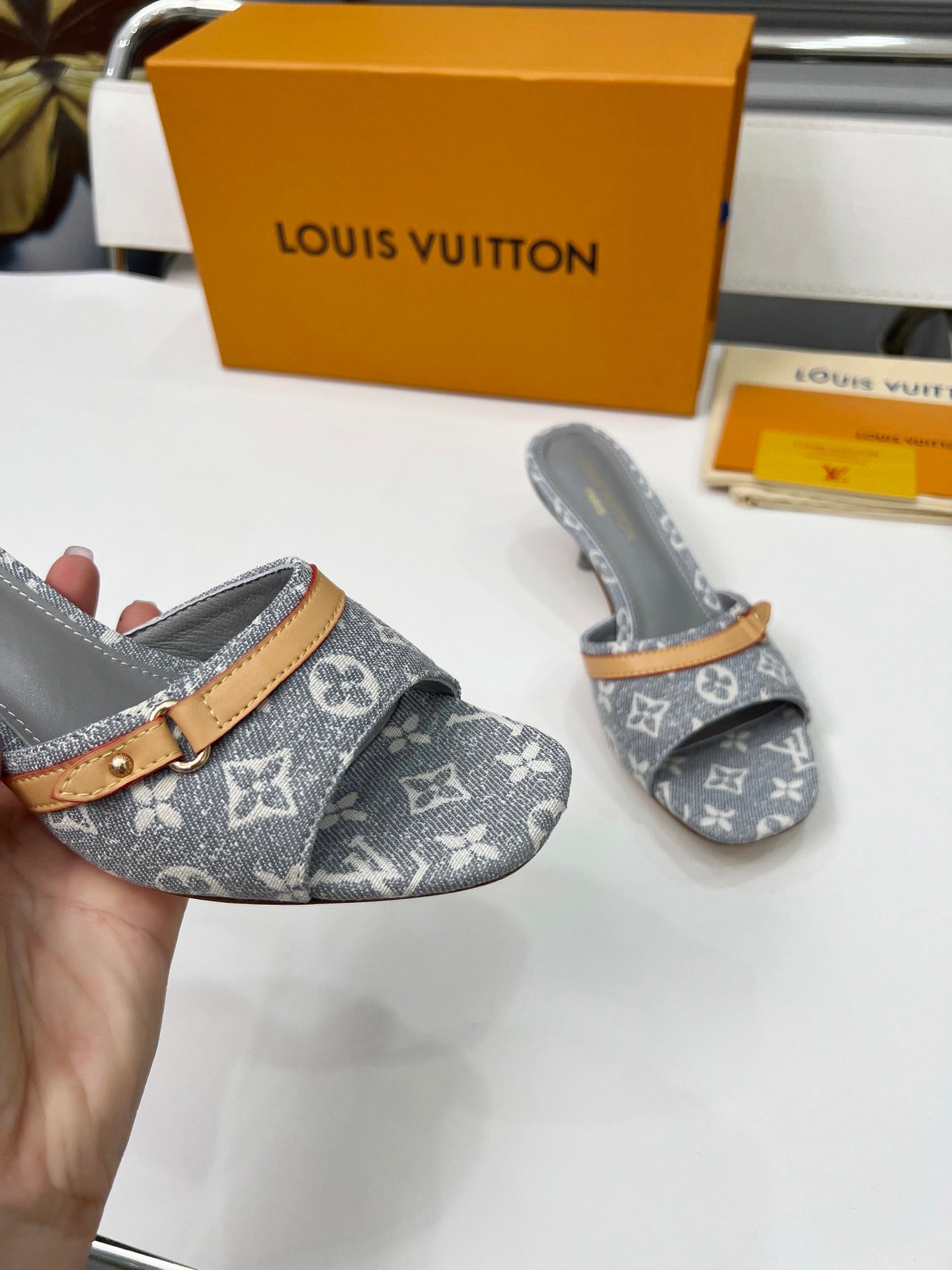 China Replica LV Women Shoes 74usd Only