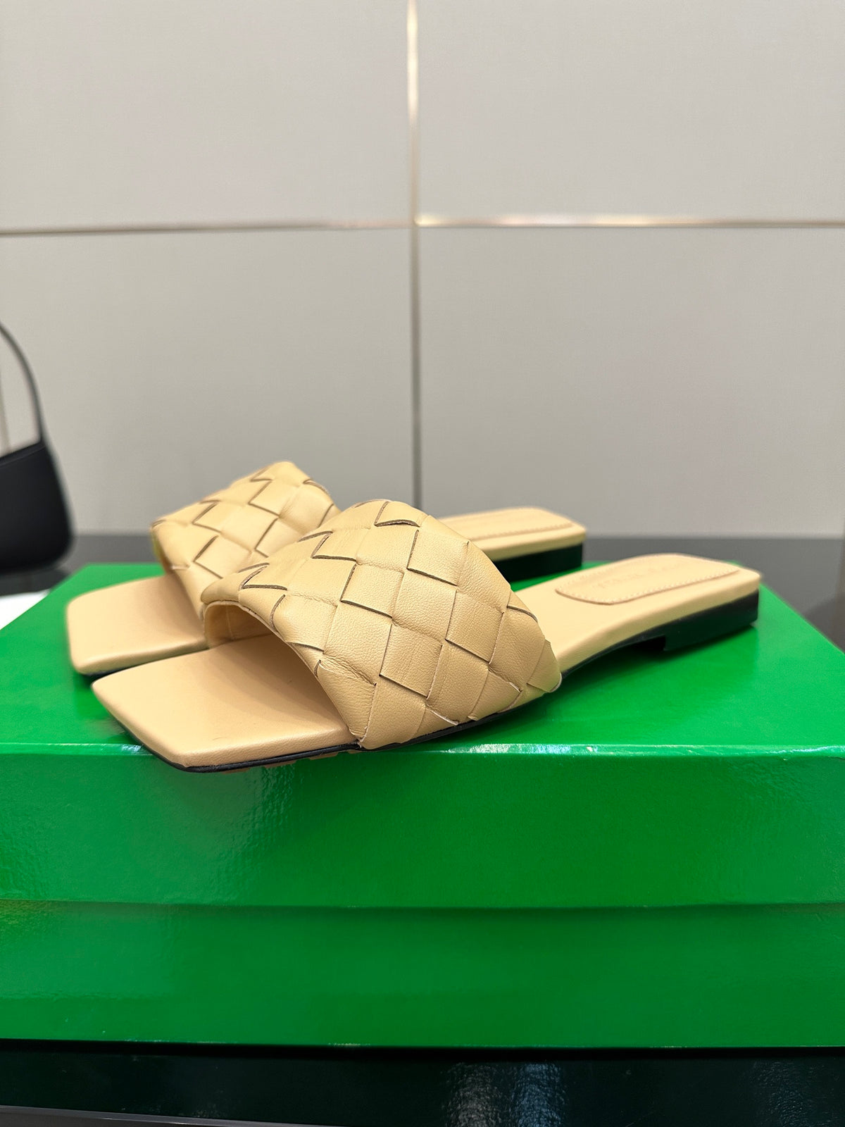 China Replica Bottega Veneta Women Shoes 108usd Only