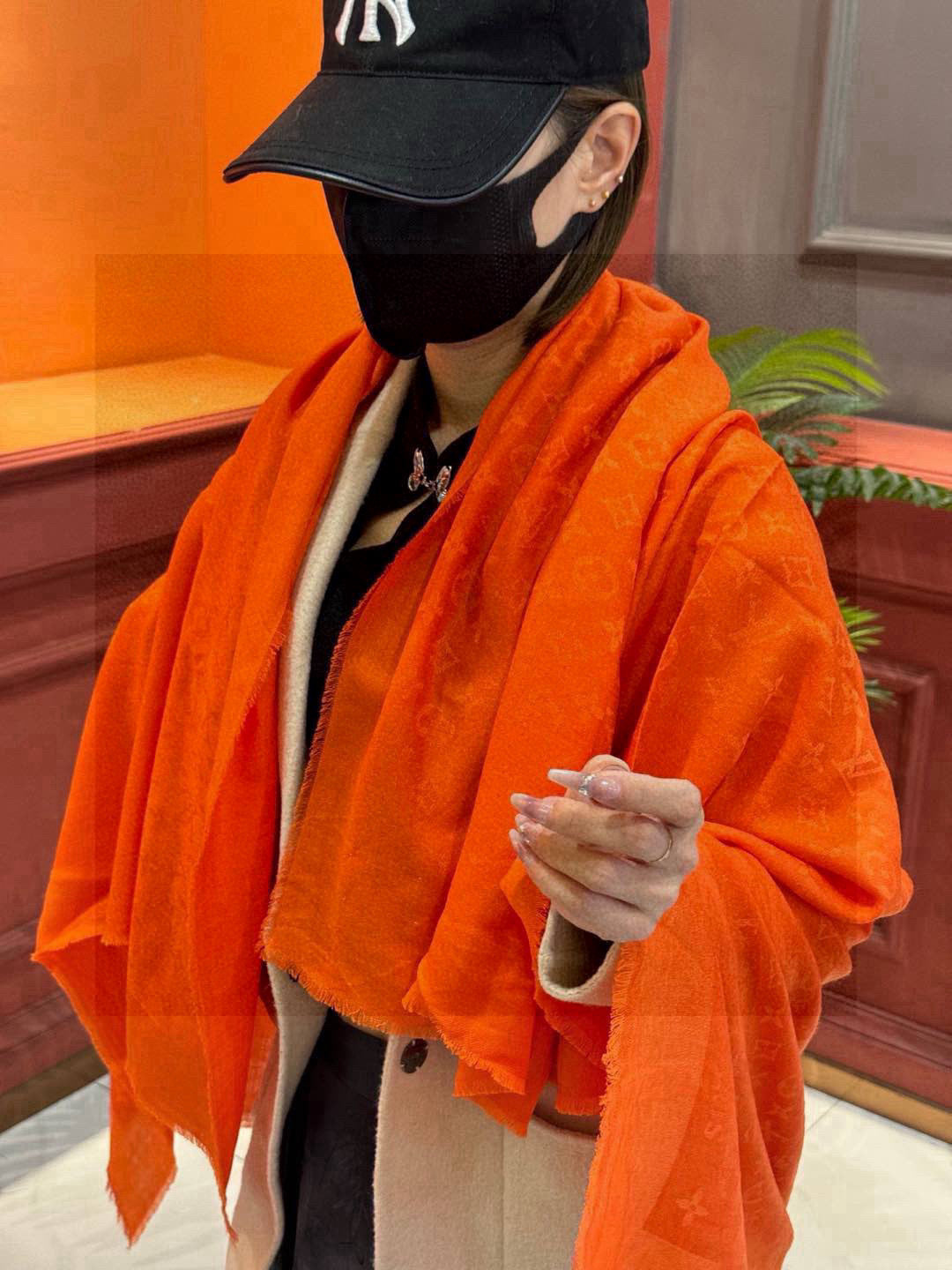 China Replica LV Scarf 46usd Only