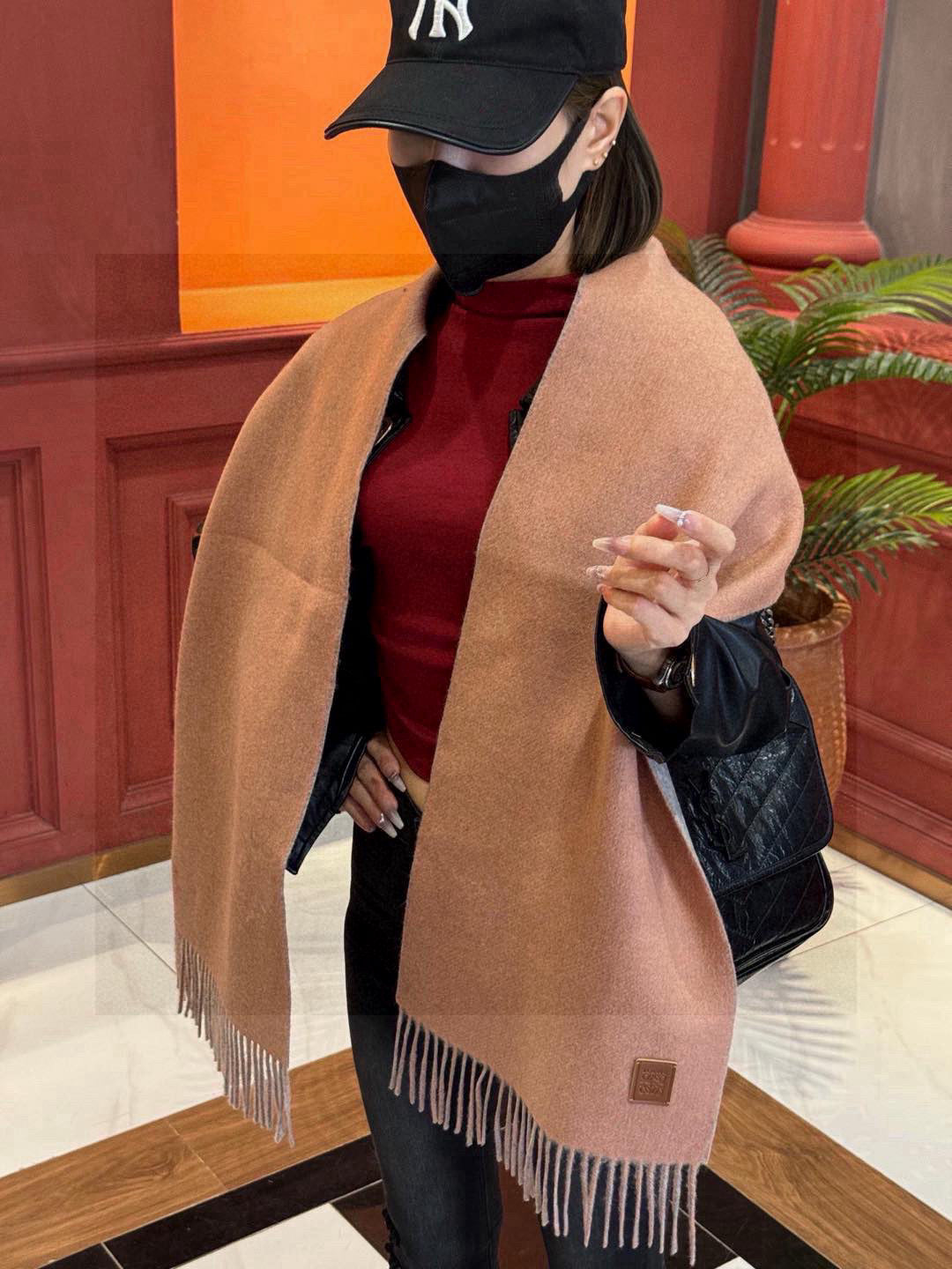 China Replica Loewe Scarf 50usd Only