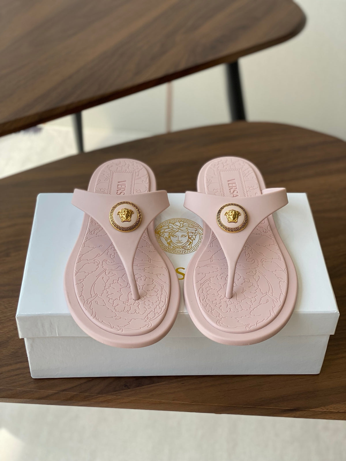 China Replica Versace Women Shoes 56usd Only