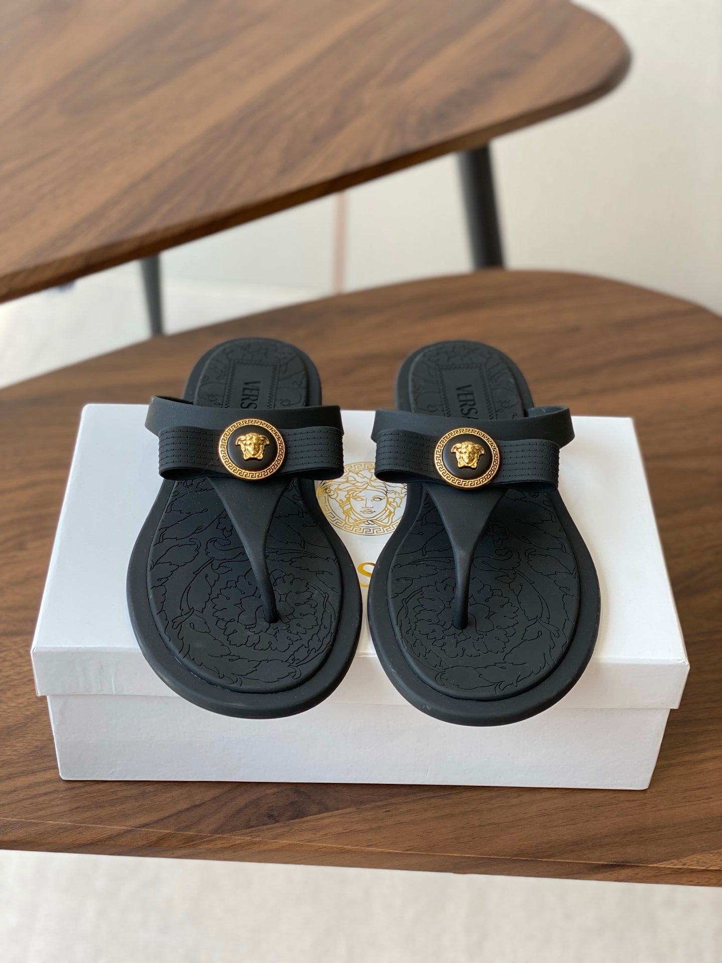 China Replica Versace Women Shoes 56usd Only