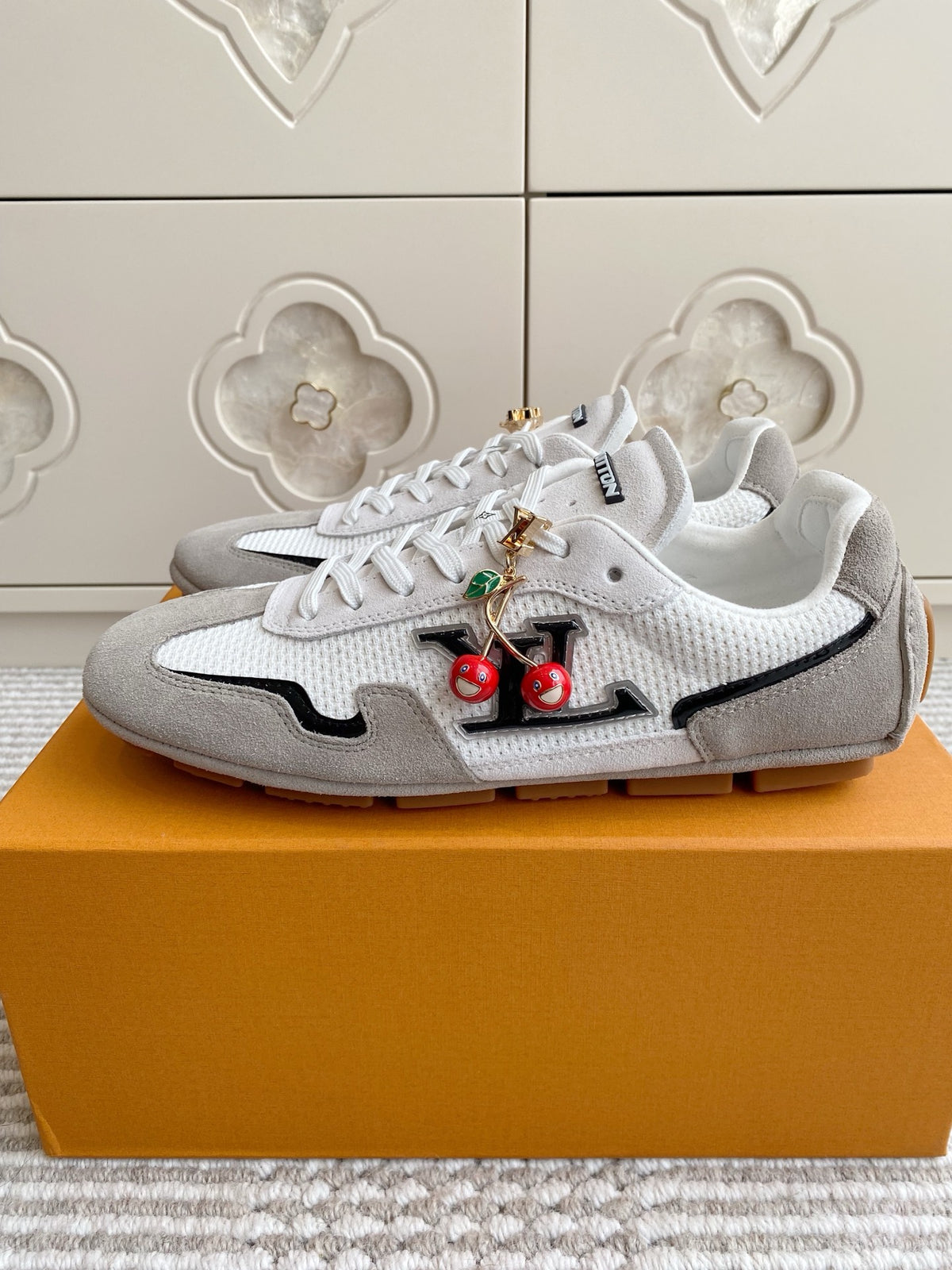 China Replica LV Women Shoes 122usd Only