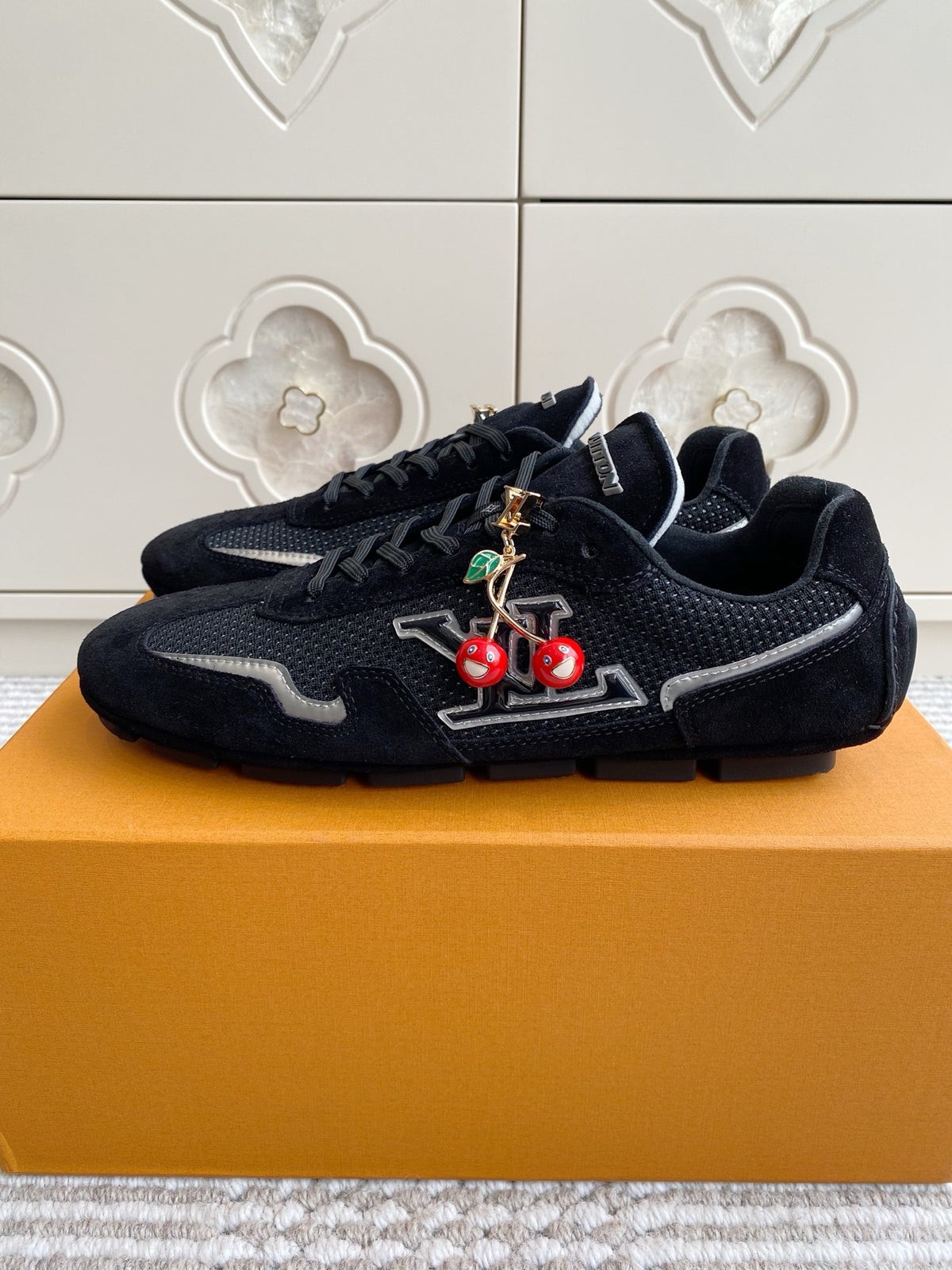 China Replica LV Women Shoes 122usd Only