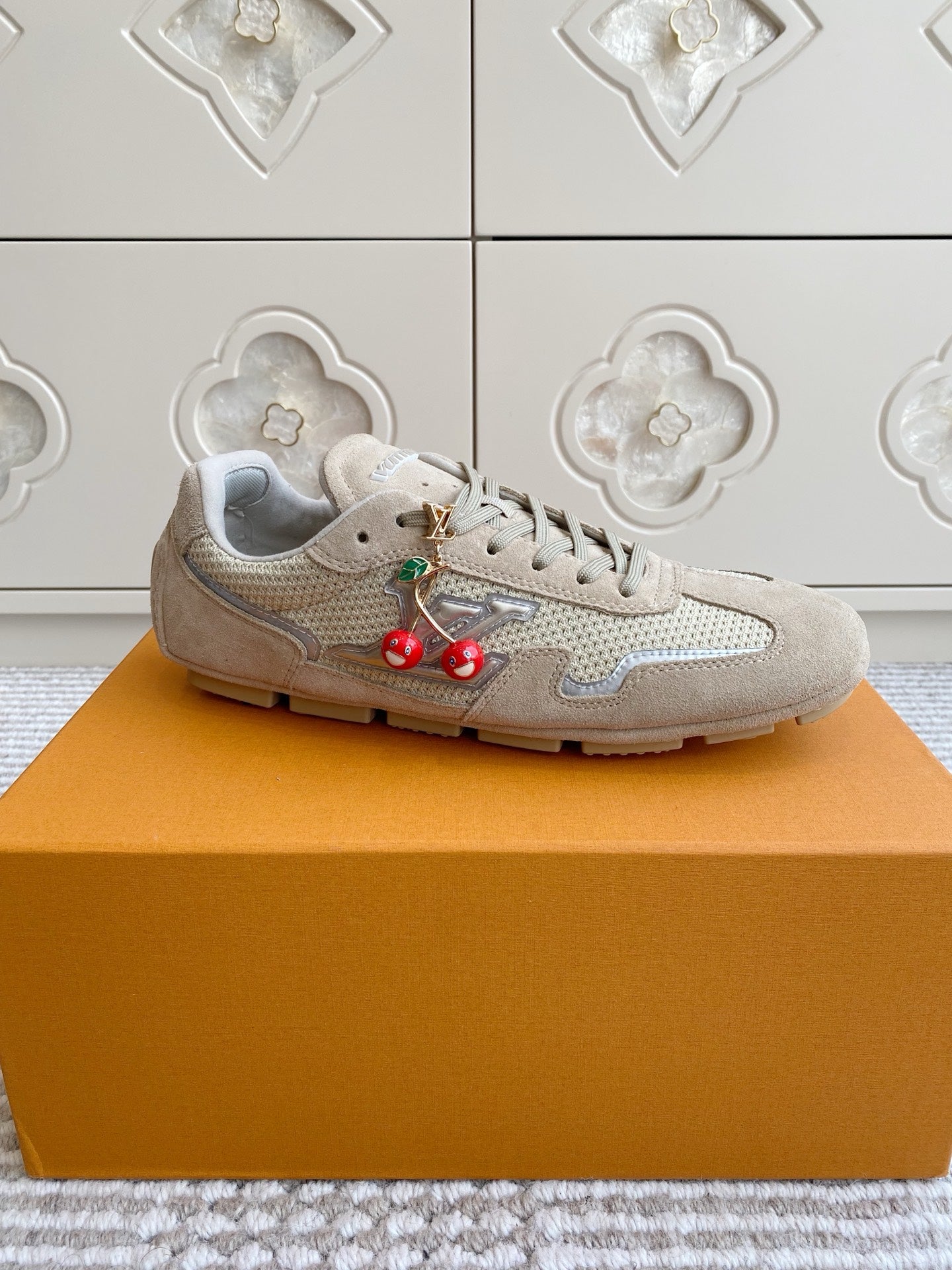 China Replica LV Women Shoes 122usd Only