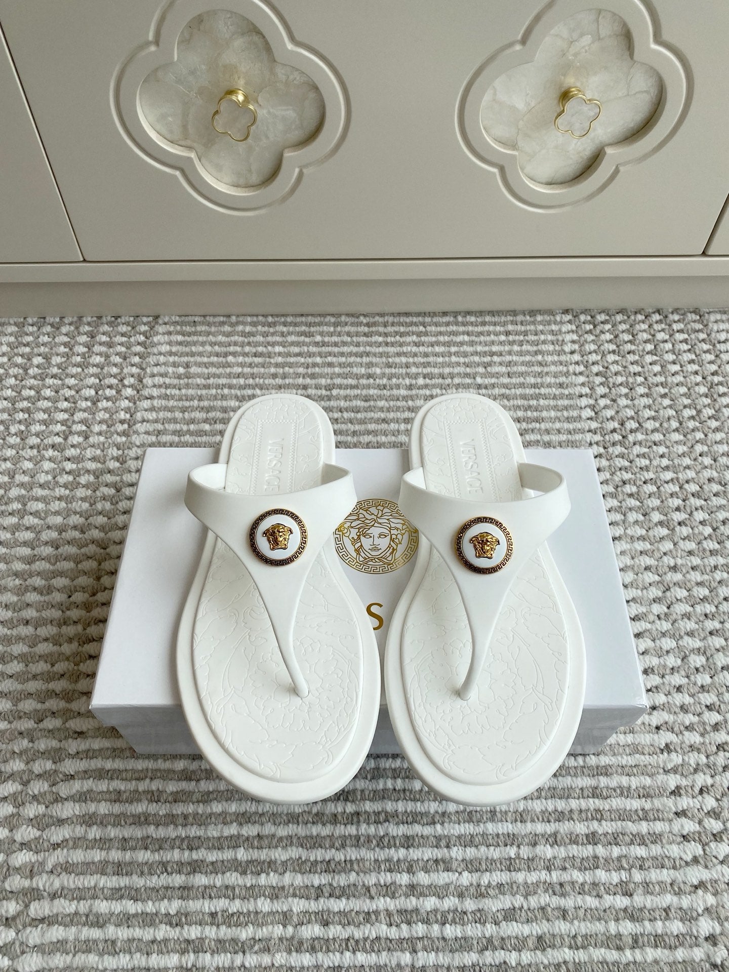 China Replica Versace Women Shoes 56usd Only