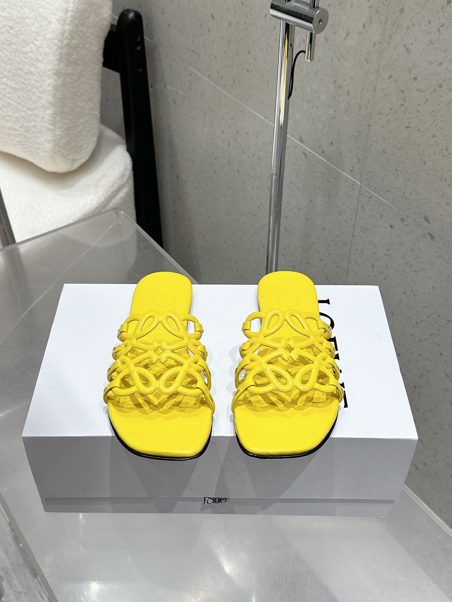 China Replica Loewe Women Shoes 91usd Only