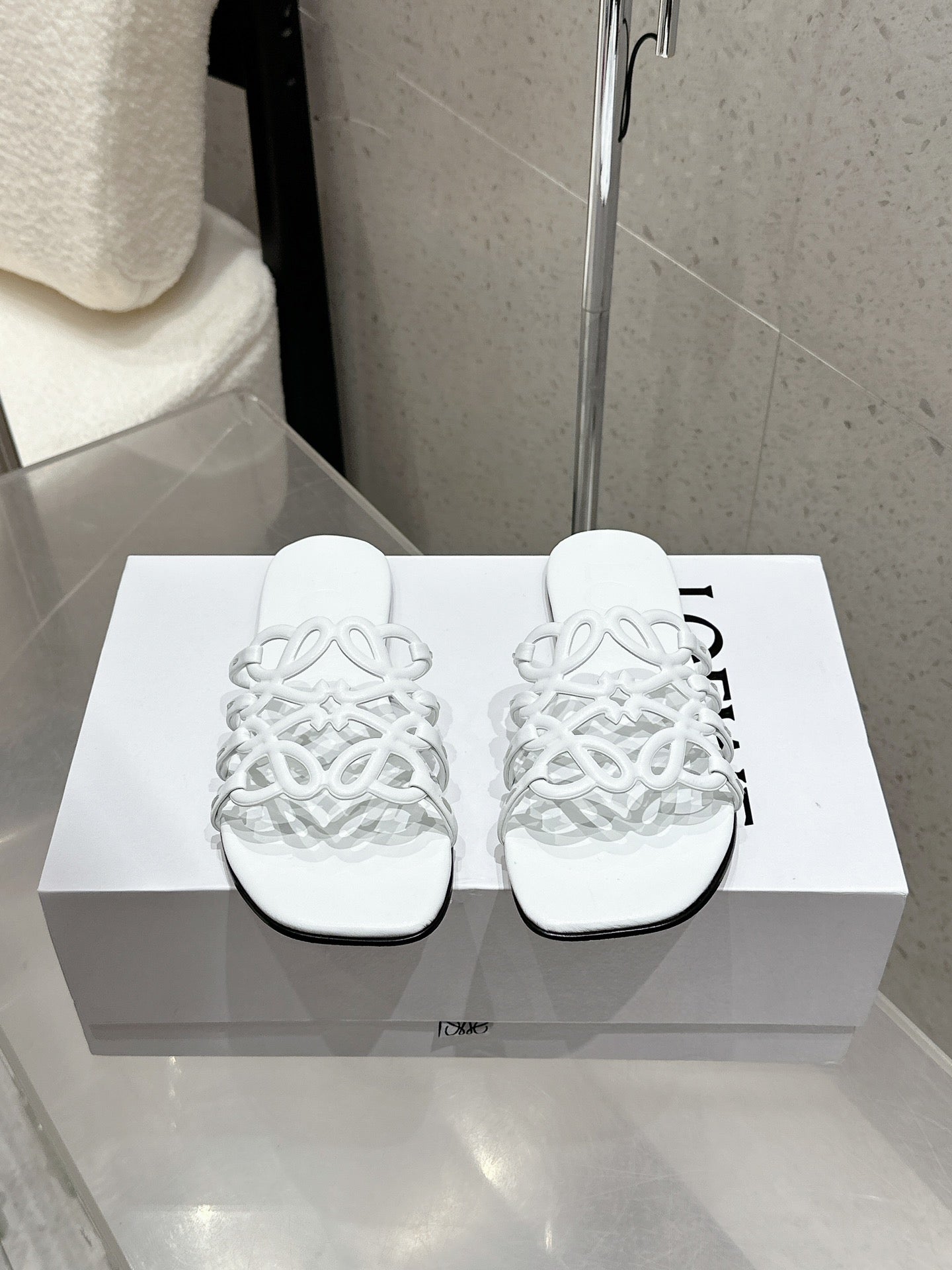 China Replica Loewe Women Shoes 91usd Only