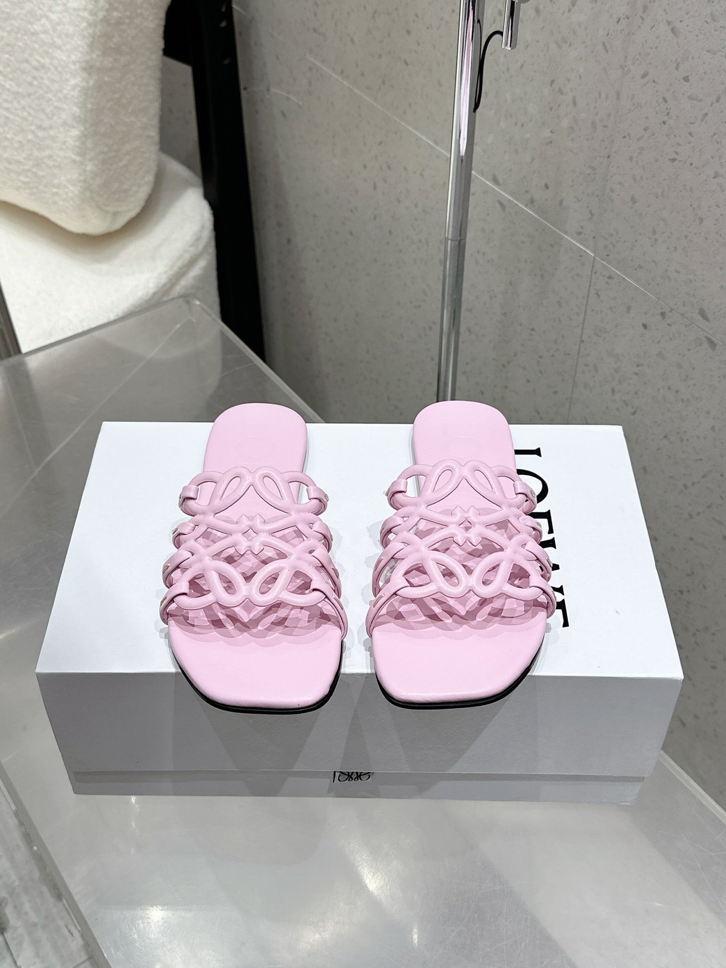 China Replica Loewe Women Shoes 91usd Only