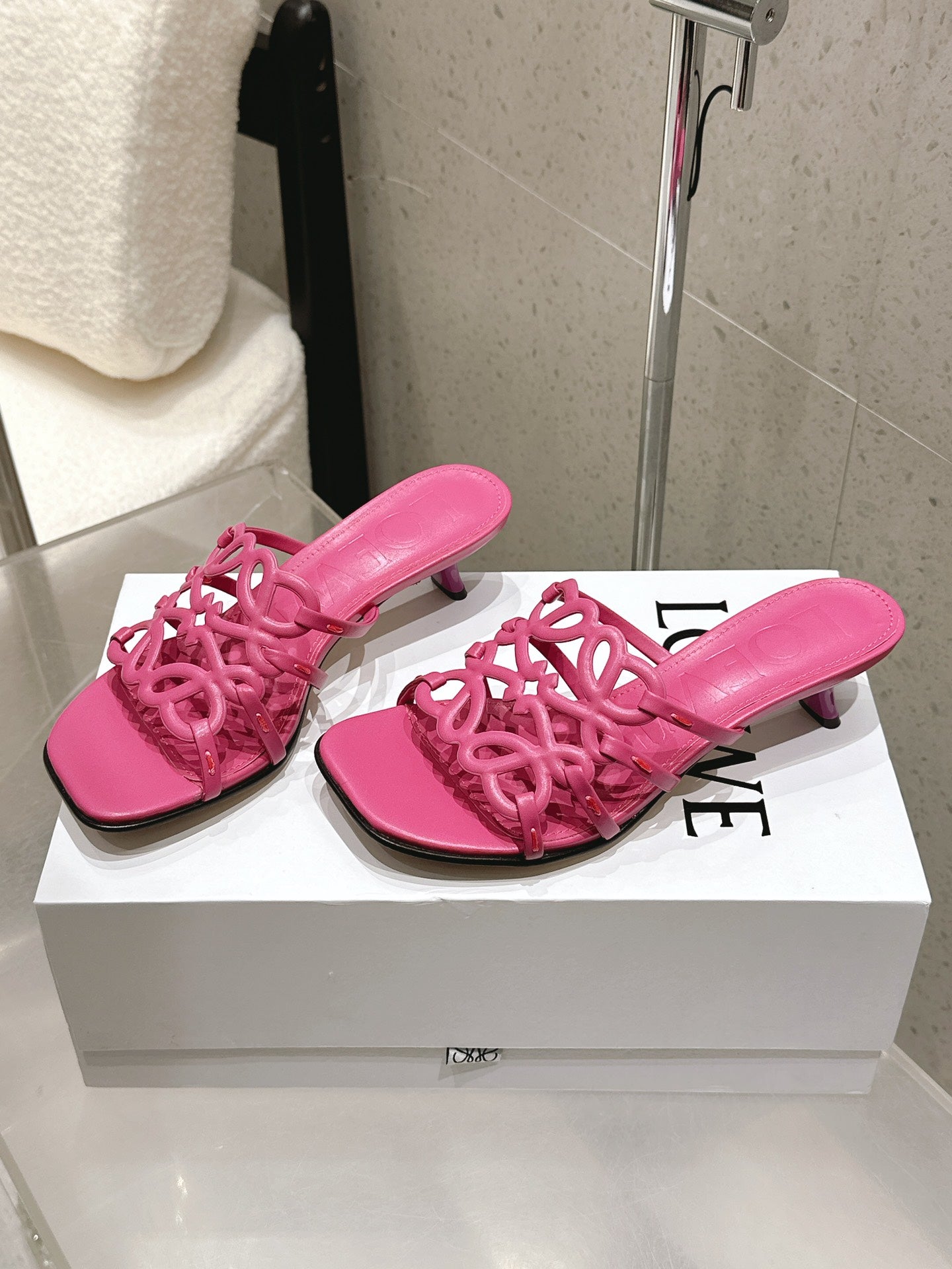 China Replica Loewe Women Shoes 94usd Only