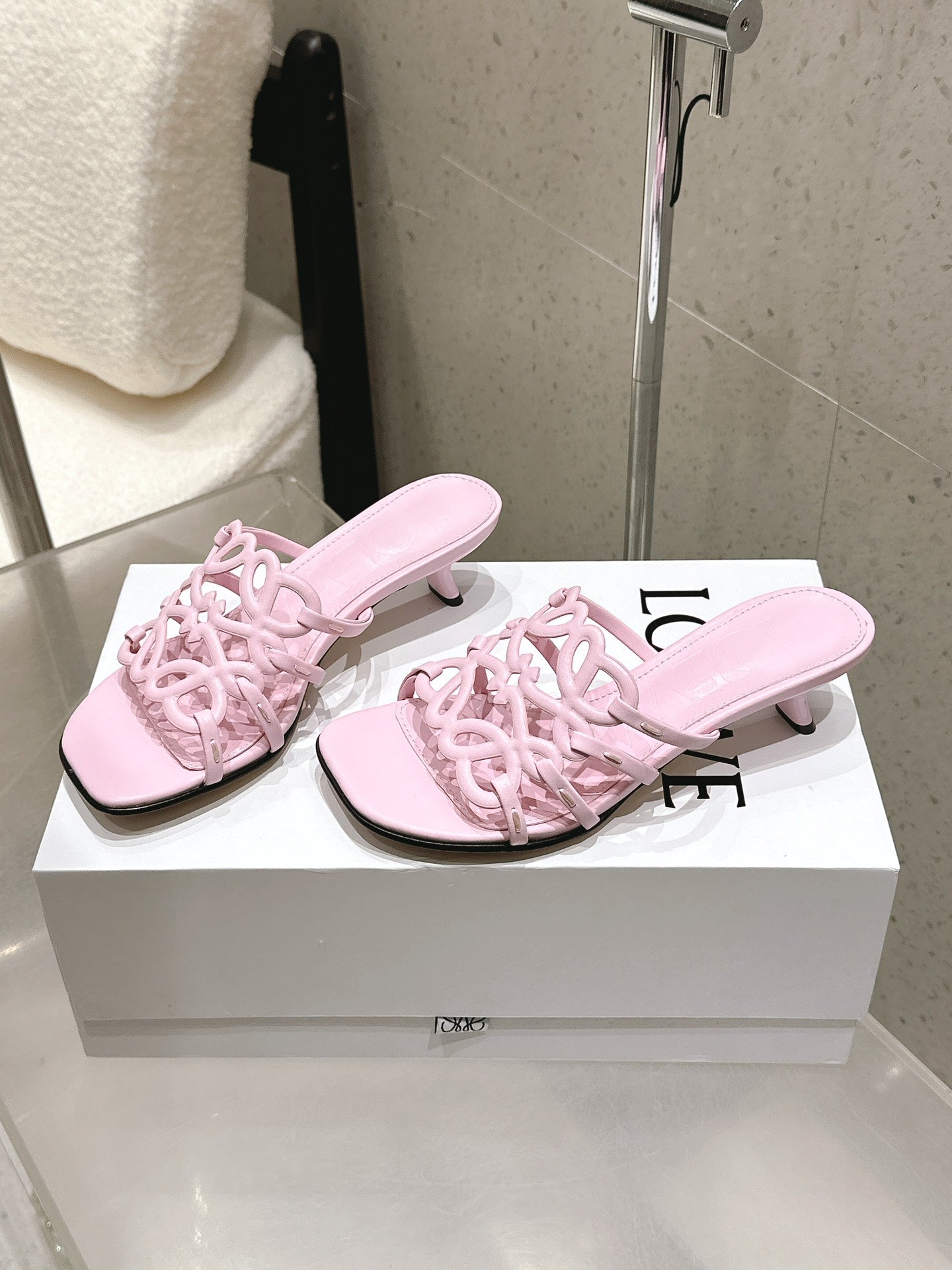 China Replica Loewe Women Shoes 94usd Only
