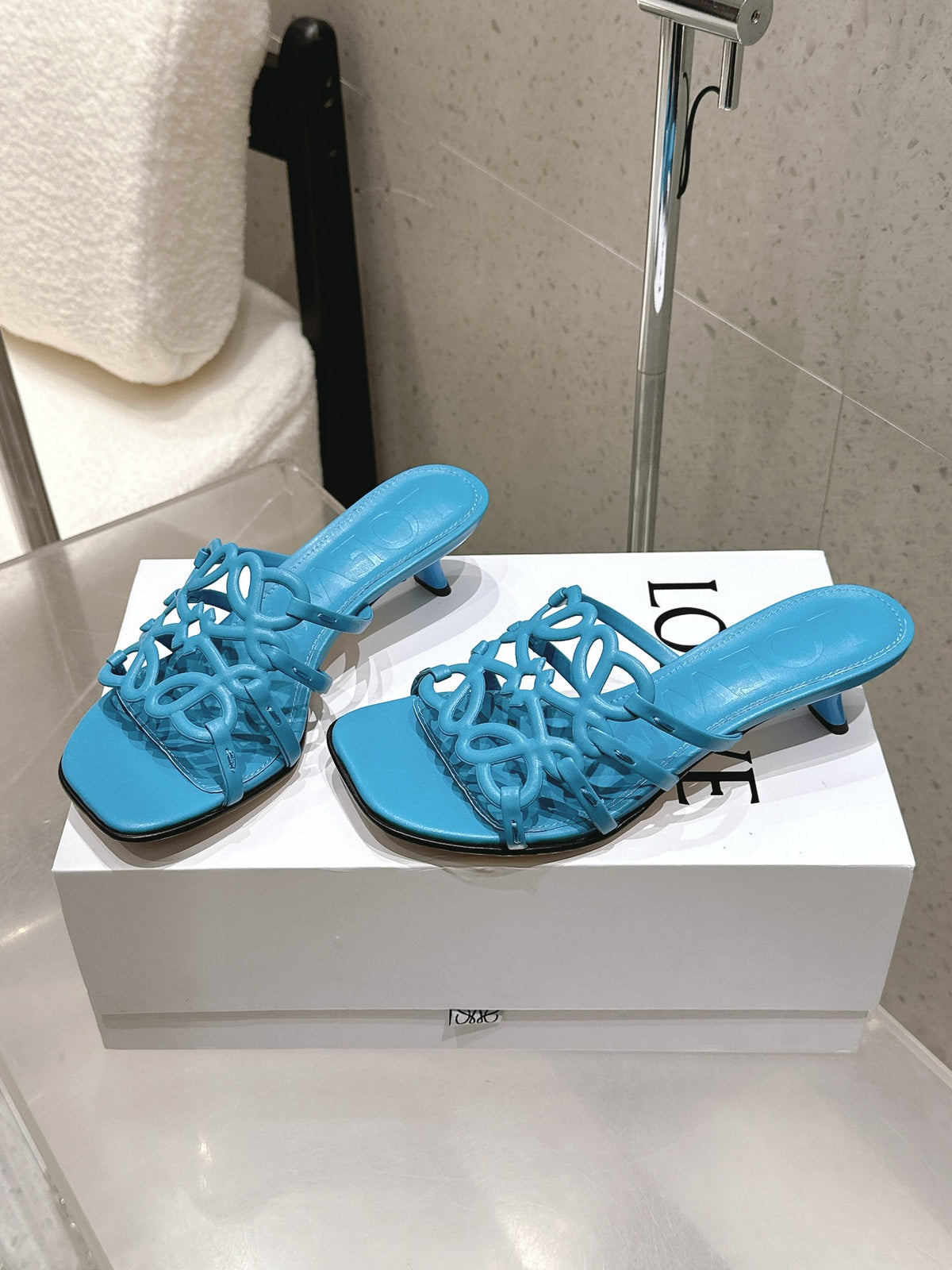 China Replica Loewe Women Shoes 94usd Only