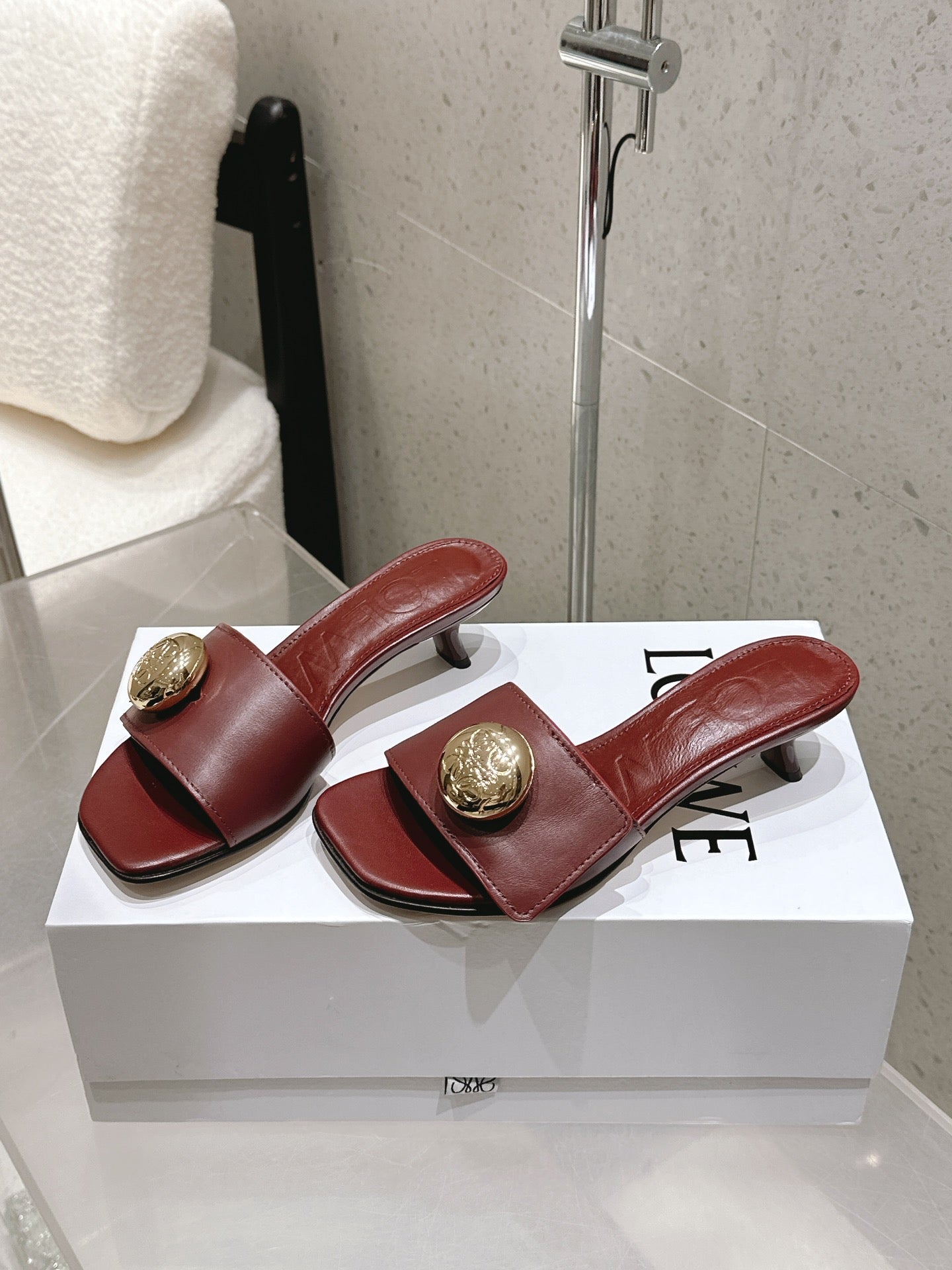 China Replica Loewe Women Shoes 88usd Only