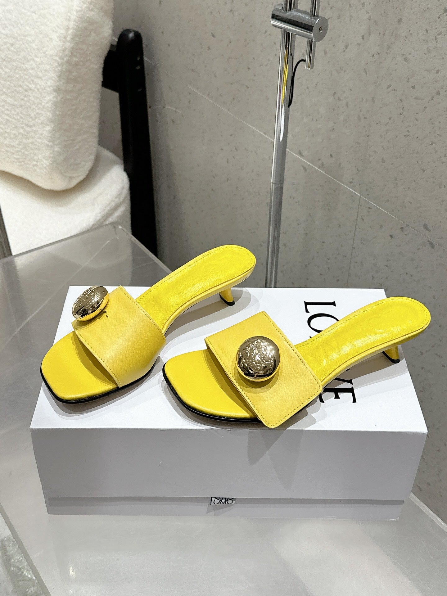 China Replica Loewe Women Shoes 88usd Only