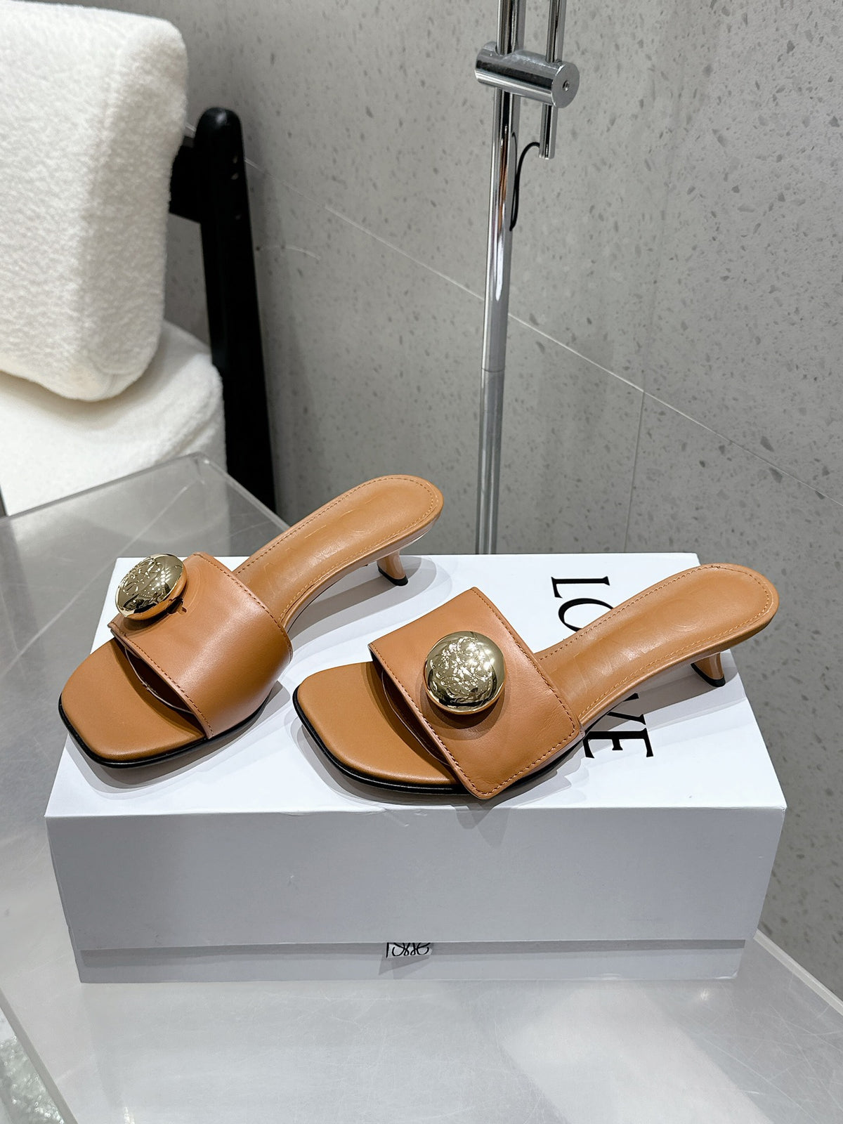 China Replica Loewe Women Shoes 88usd Only