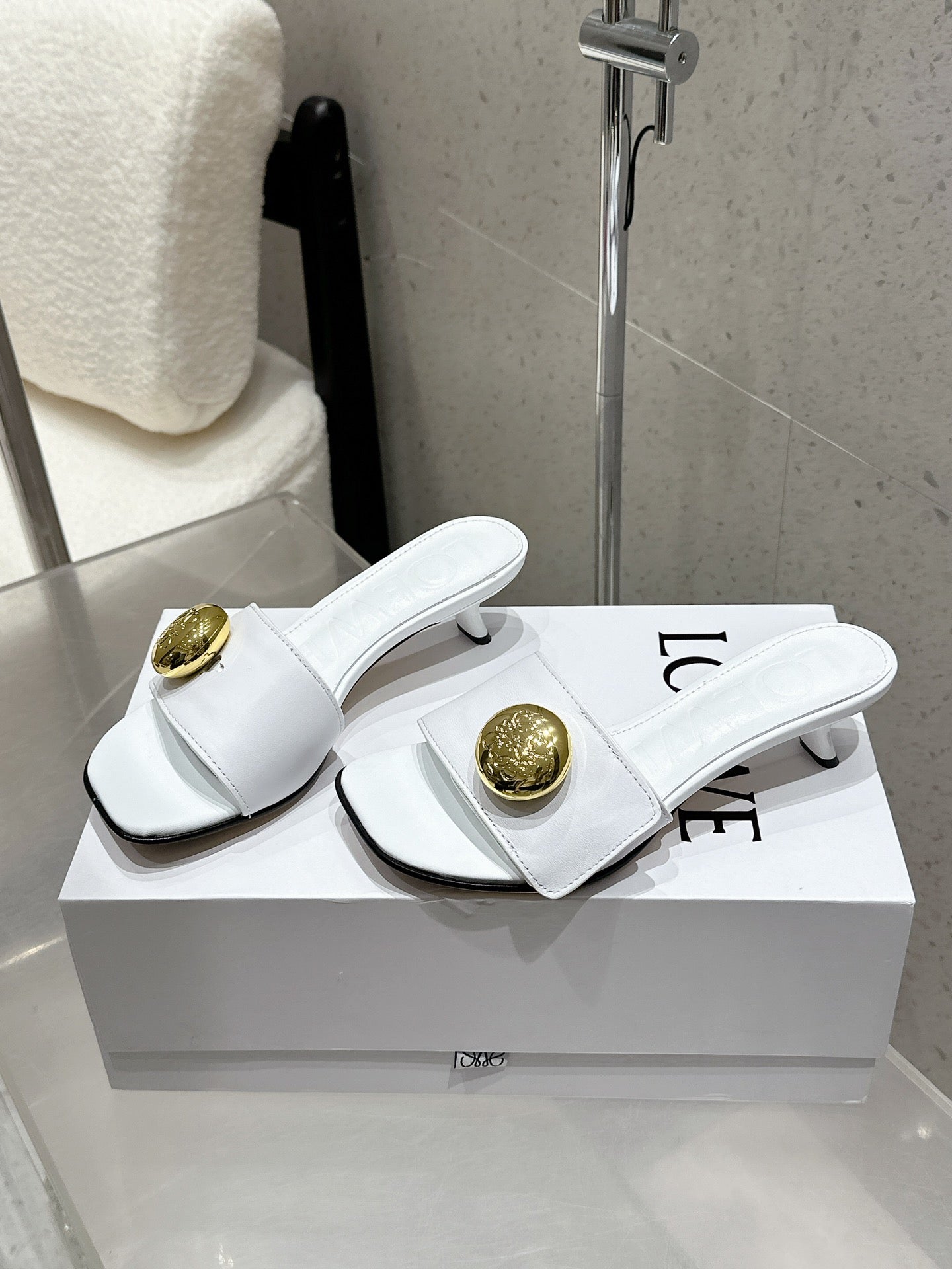 China Replica Loewe Women Shoes 88usd Only
