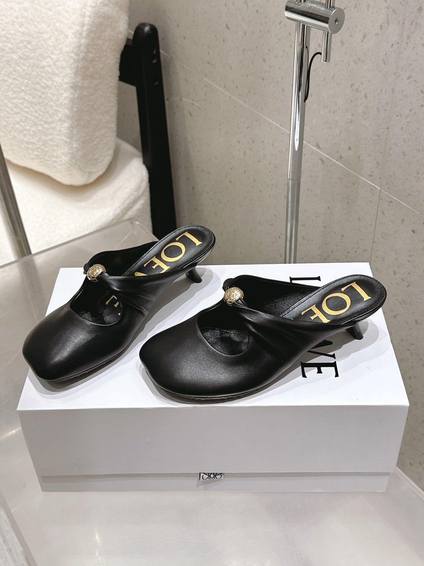 China Replica Loewe Women Shoes 84usd Only