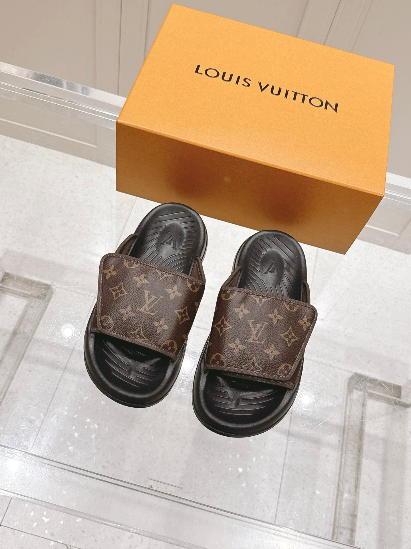 China Replica LV Women Shoes 74usd Only