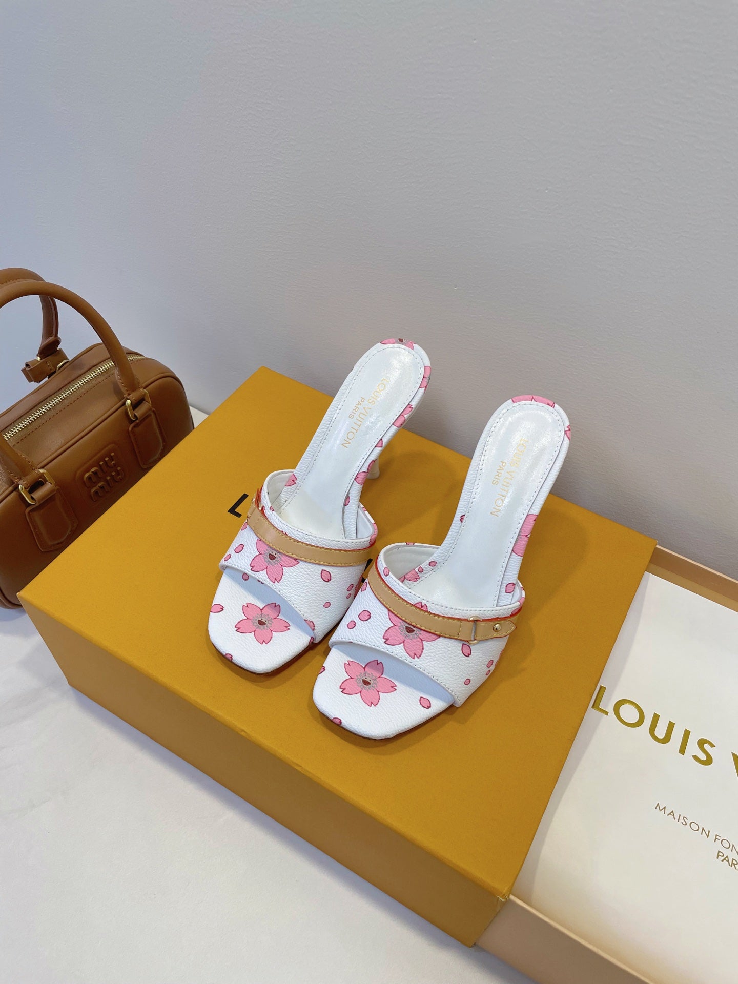 China Replica LV Women Shoes 88usd Only