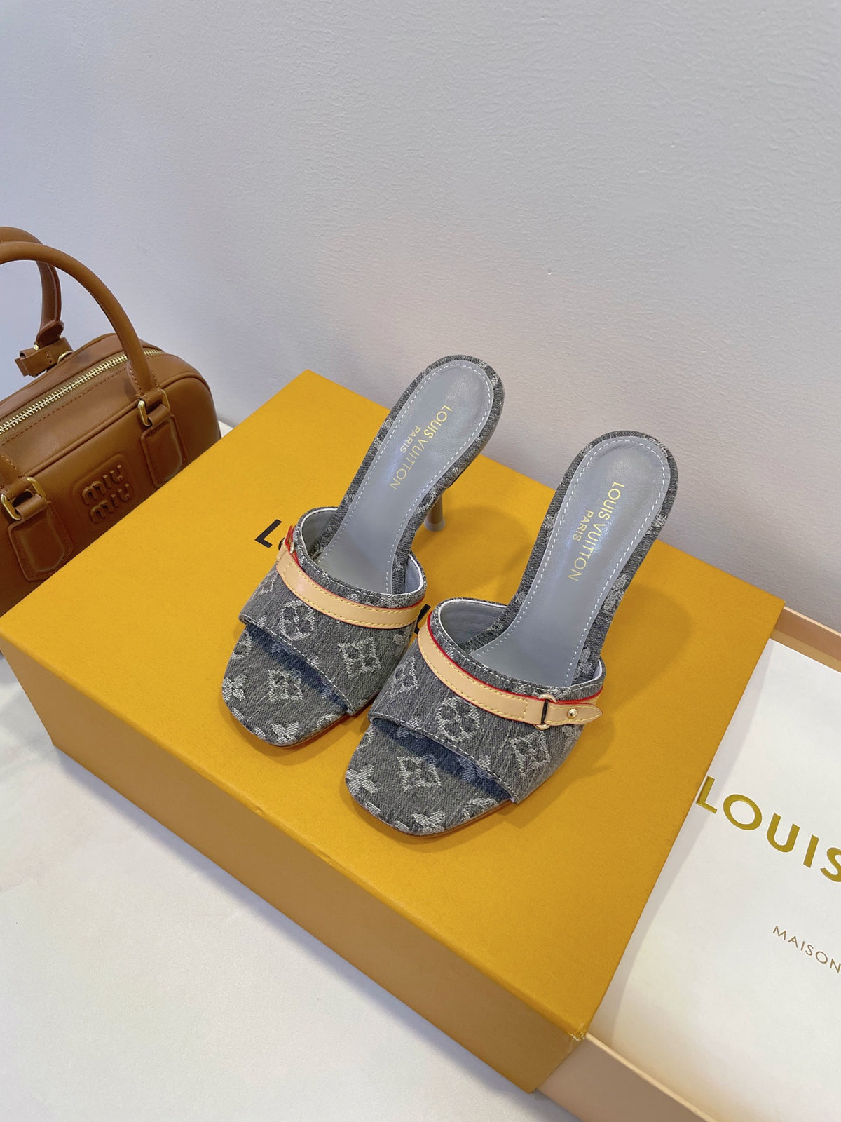China Replica LV Women Shoes 88usd Only