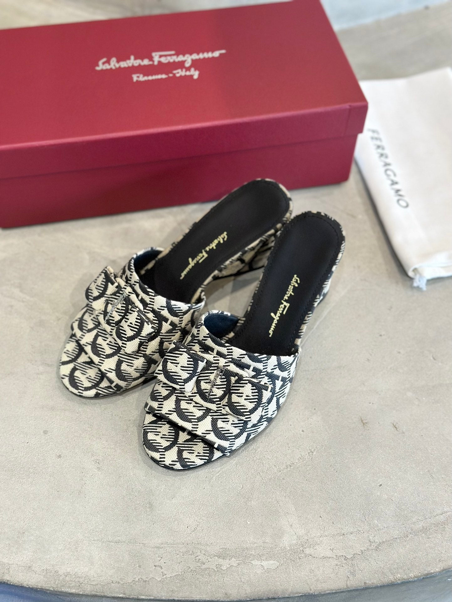China Replica LV Women Shoes 91usd Only