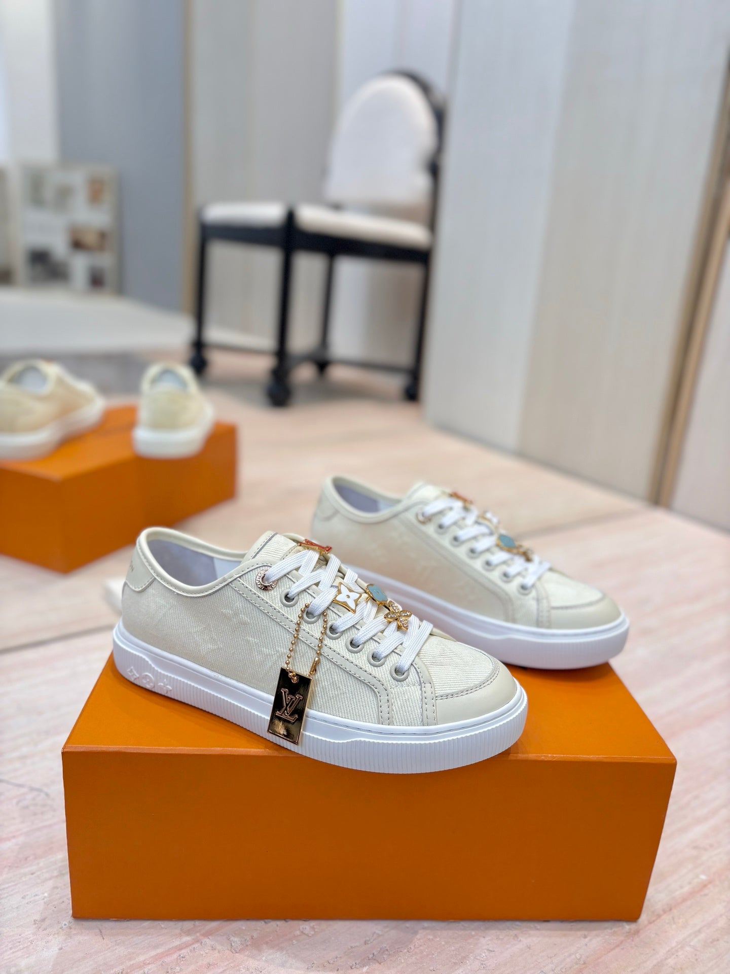 China Replica LV Women Shoes 105usd Only