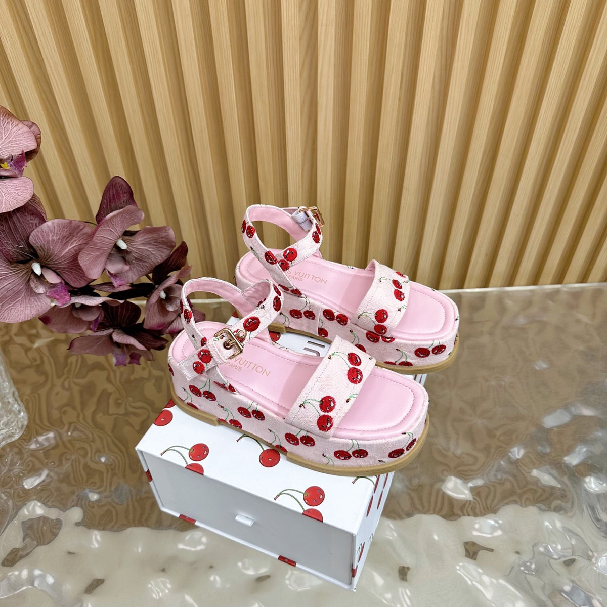 China Replica LV Women Shoes 105usd Only