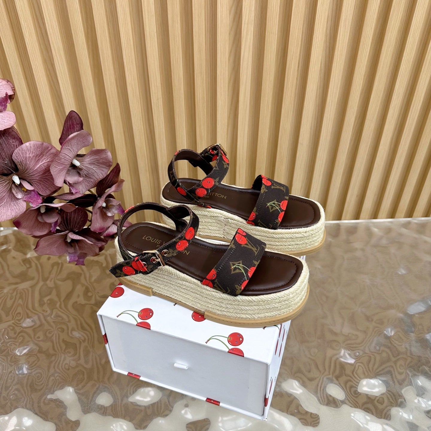 China Replica LV Women Shoes 105usd Only