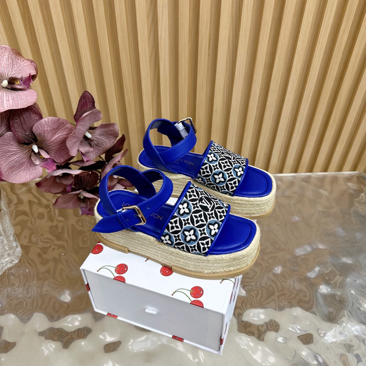 China Replica LV Women Shoes 105usd Only