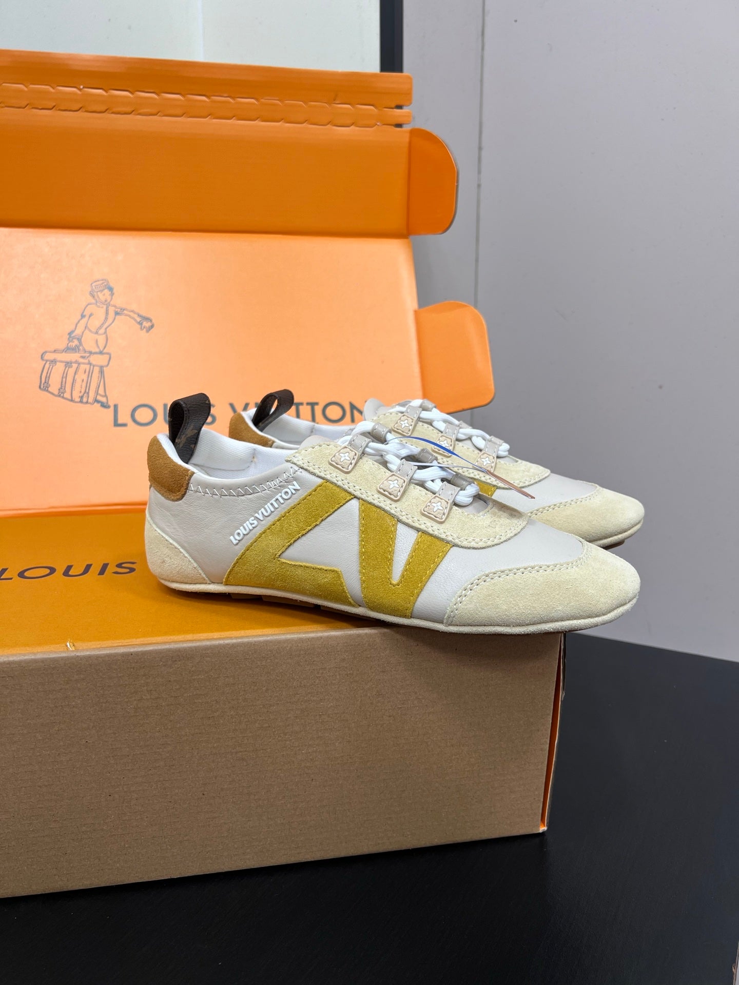 China Replica LV Women Shoes 112usd Only